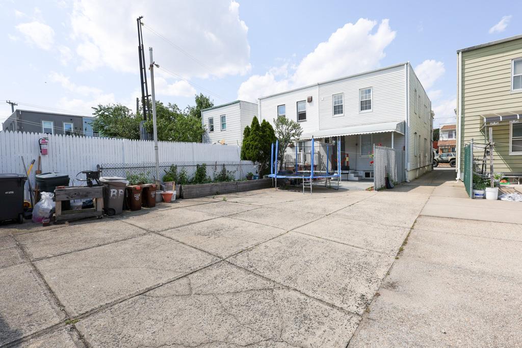 Single Family Rosita  Queens, NY 11417, MLS-880934-25