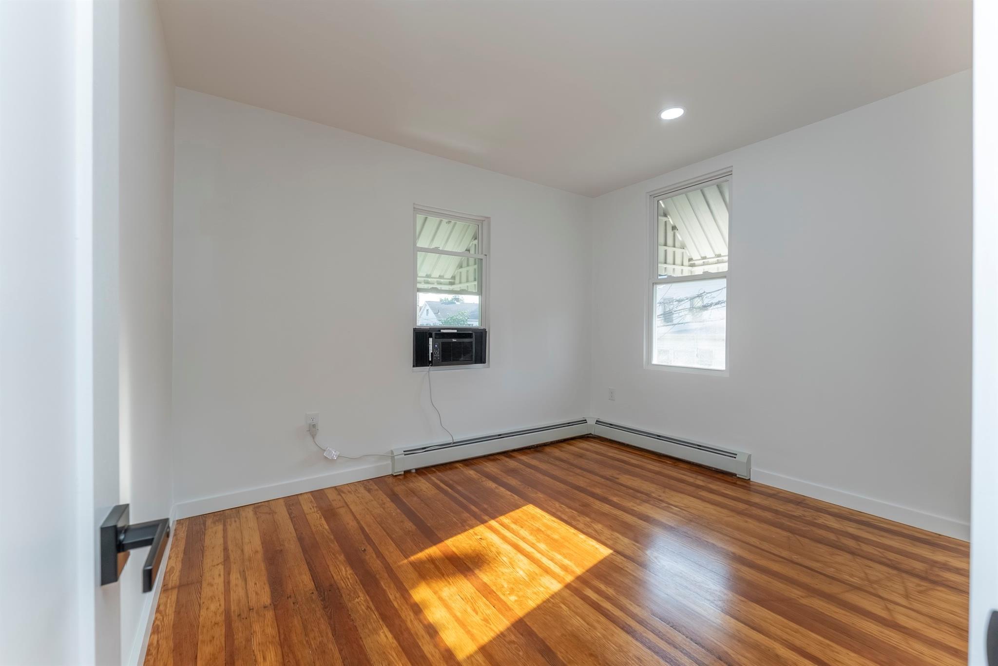 Single Family Staples  Ulster County, NY 12401, MLS-880944-31