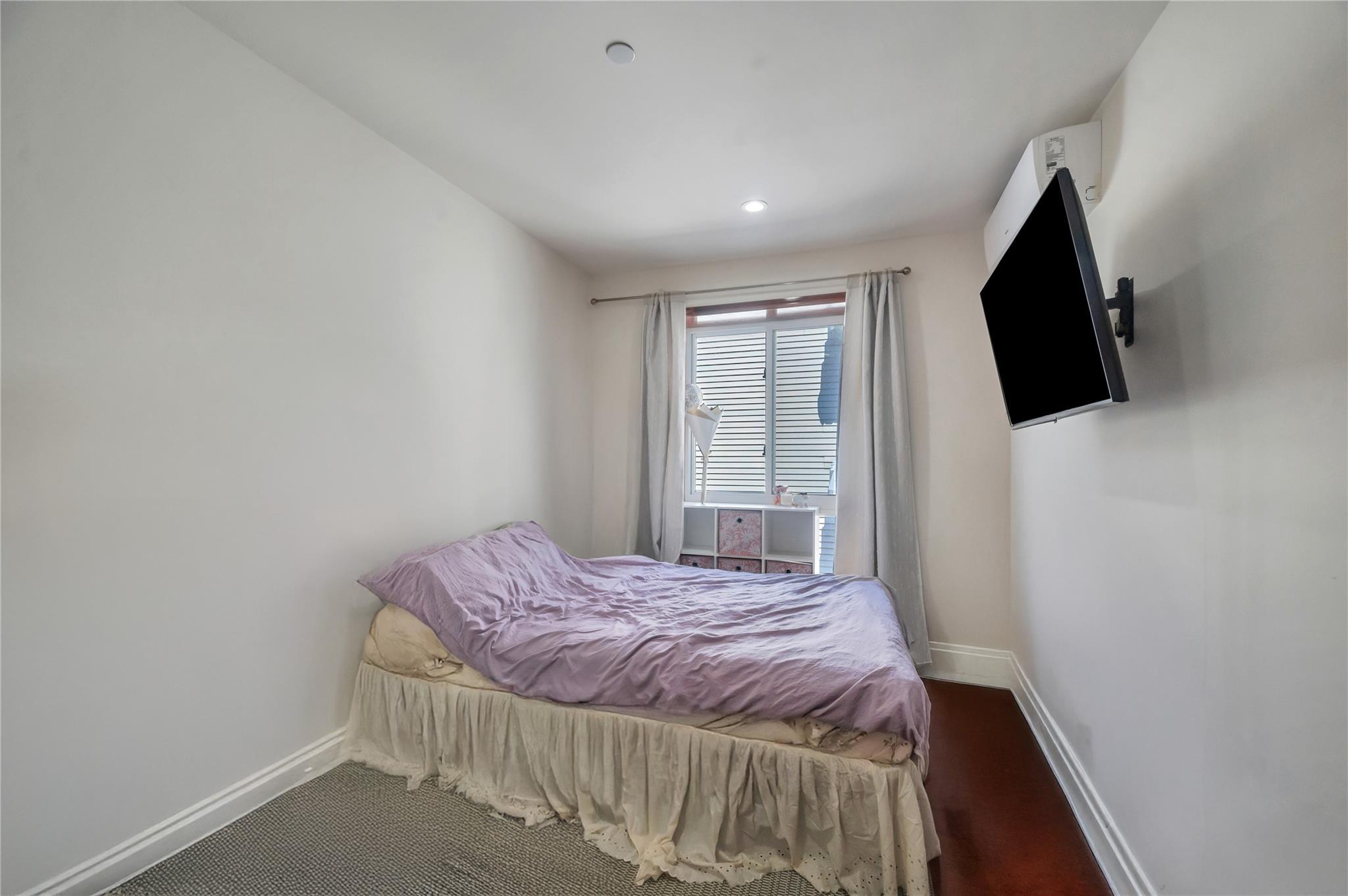 Condo 43rd  Queens, NY 11373, MLS-880987-16