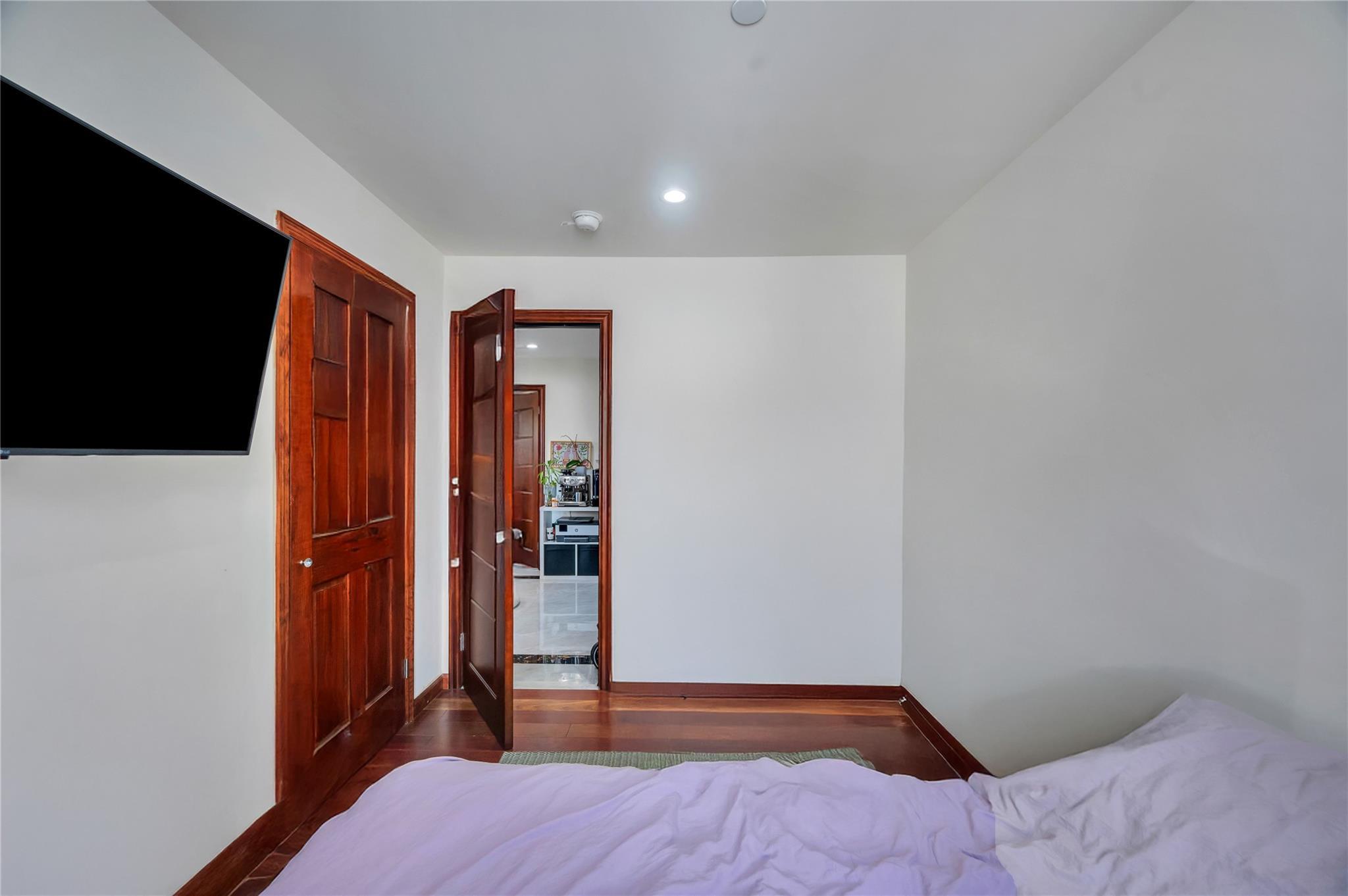 Condo 43rd  Queens, NY 11373, MLS-880987-17