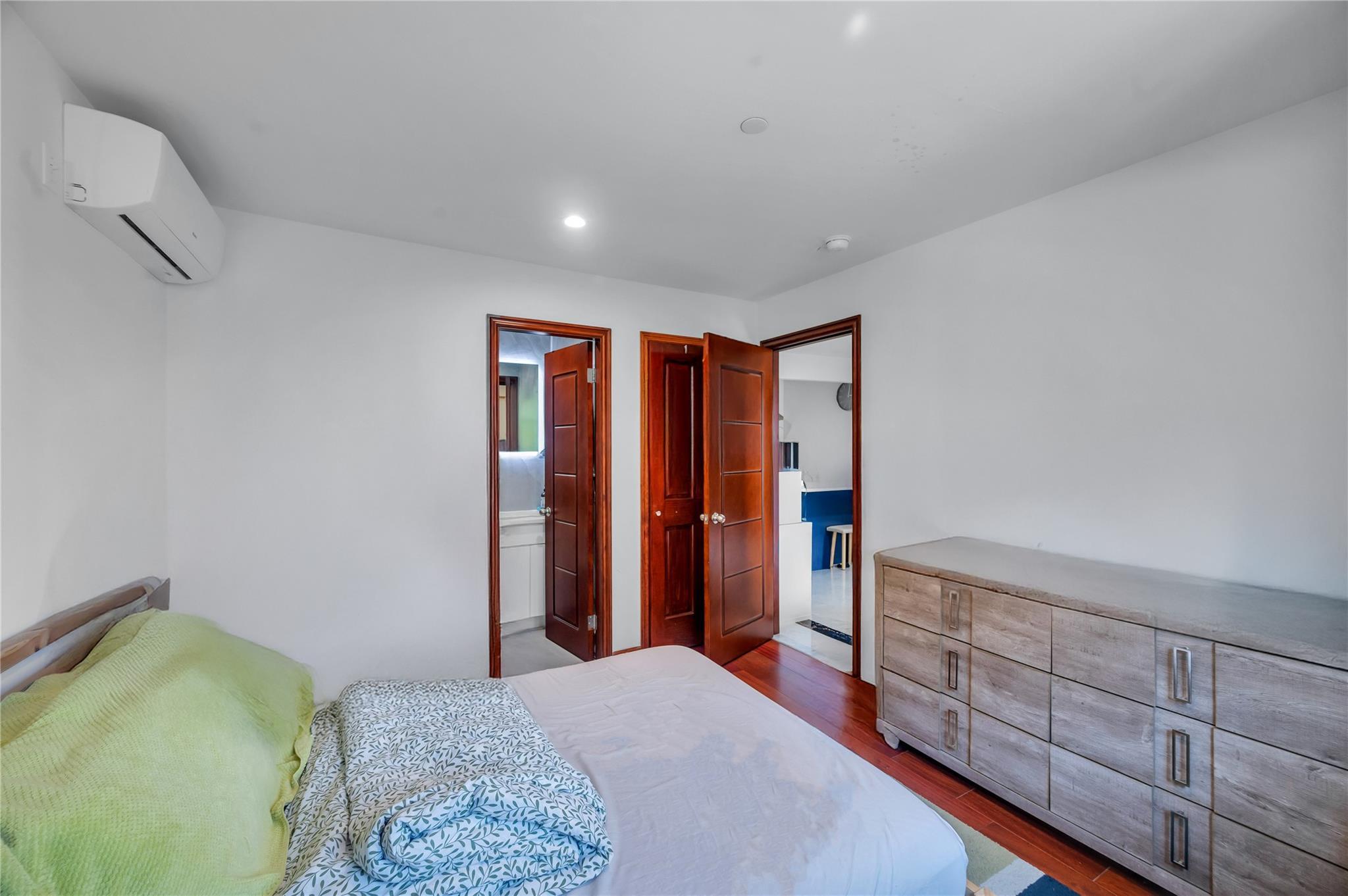 Condo 43rd  Queens, NY 11373, MLS-880987-19