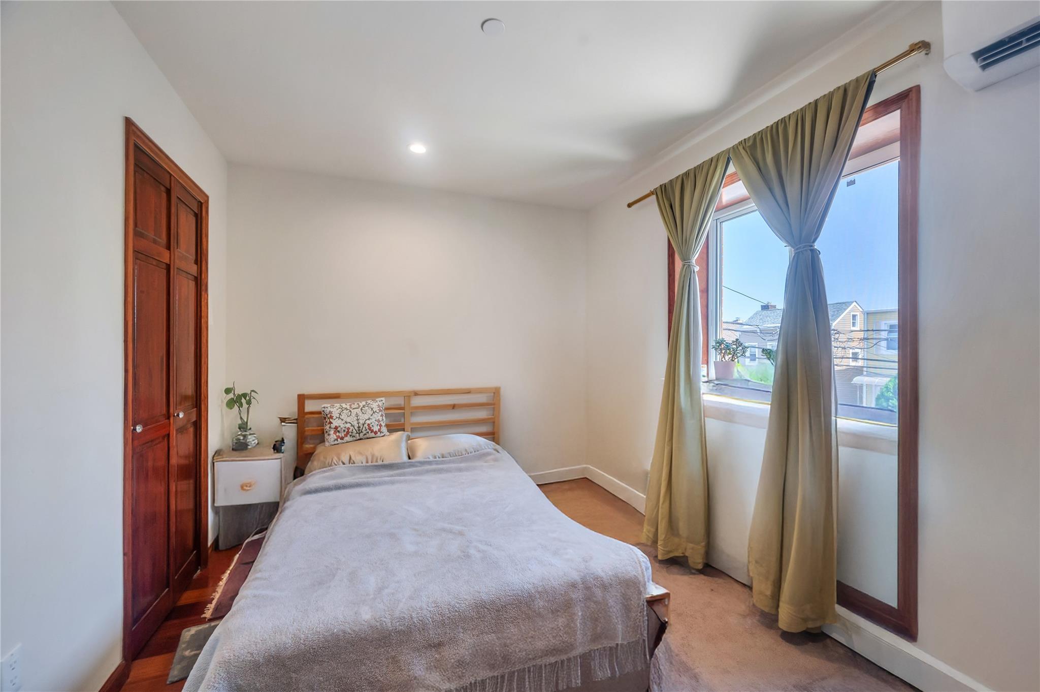 Condo 43rd  Queens, NY 11373, MLS-880987-21