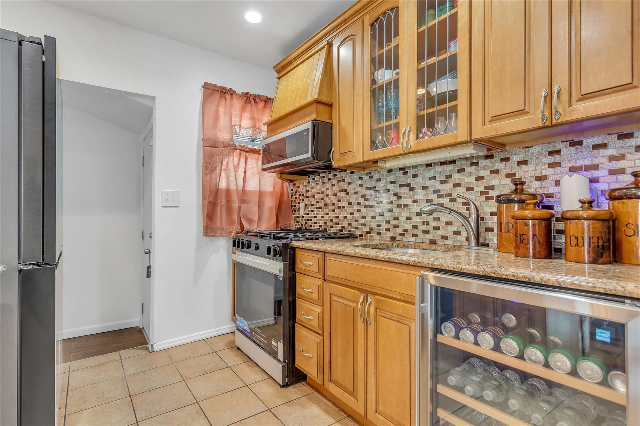 Single Family Francis Lewis  Queens, NY 11413, MLS-880992-7