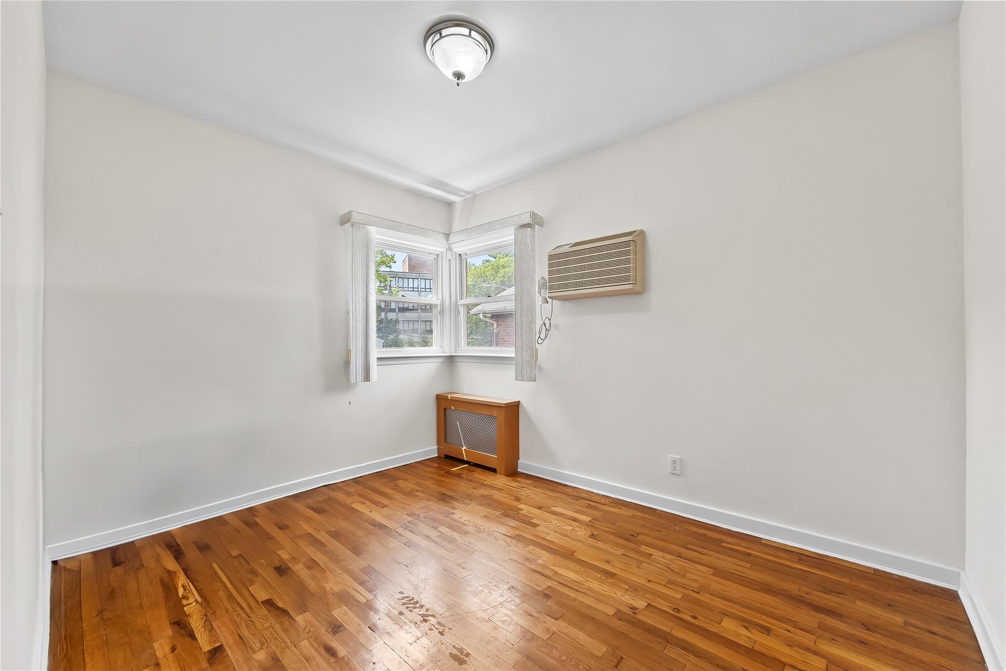 Single Family Cloverdale  Queens, NY 11364, MLS-881060-10