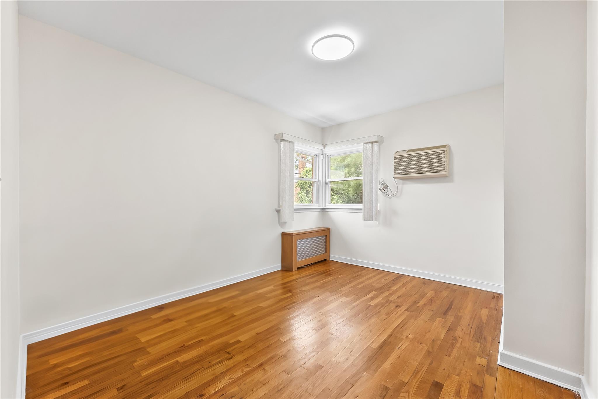 Single Family Cloverdale  Queens, NY 11364, MLS-881060-14