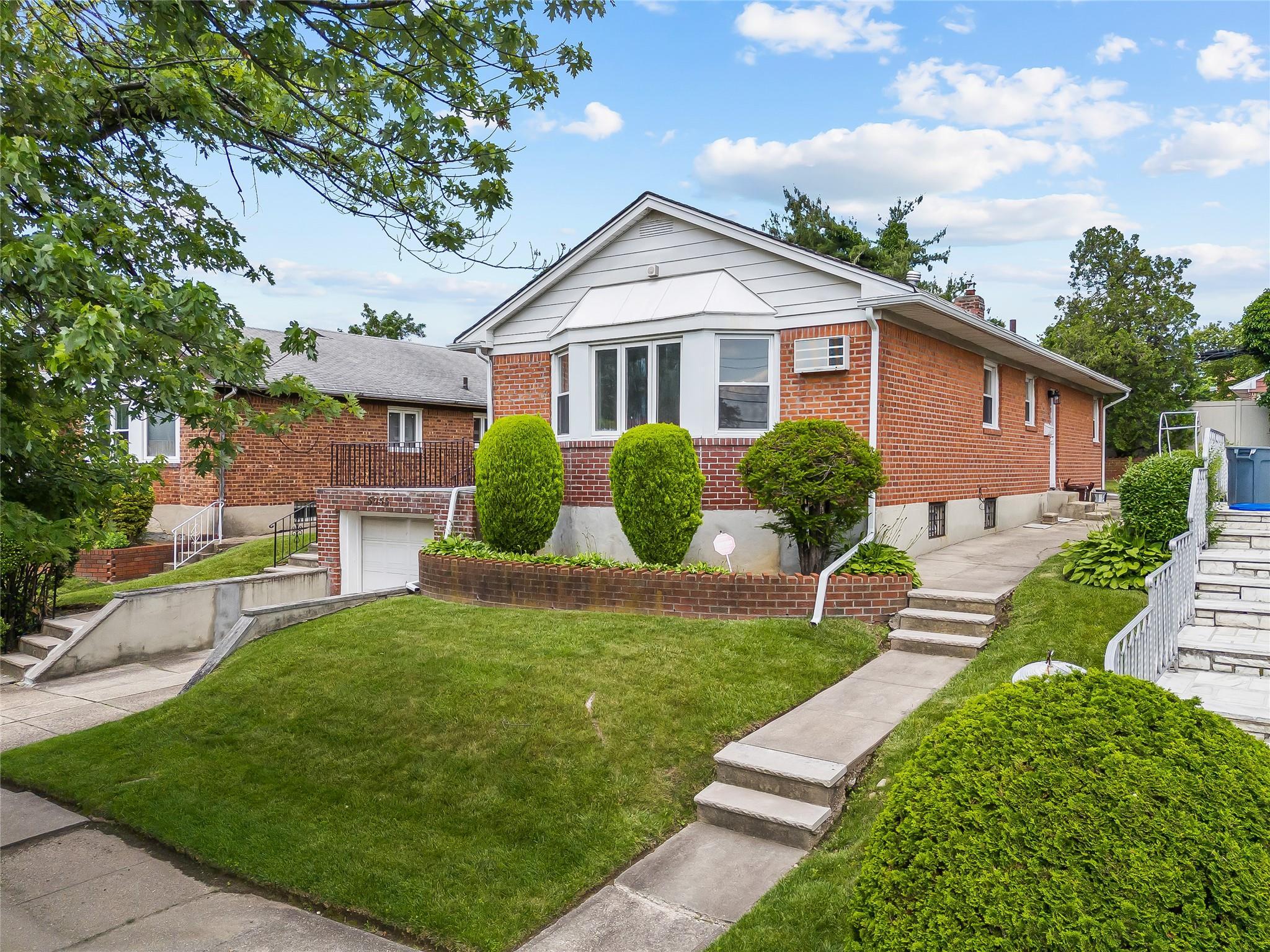 Single Family Cloverdale  Queens, NY 11364, MLS-881060-2
