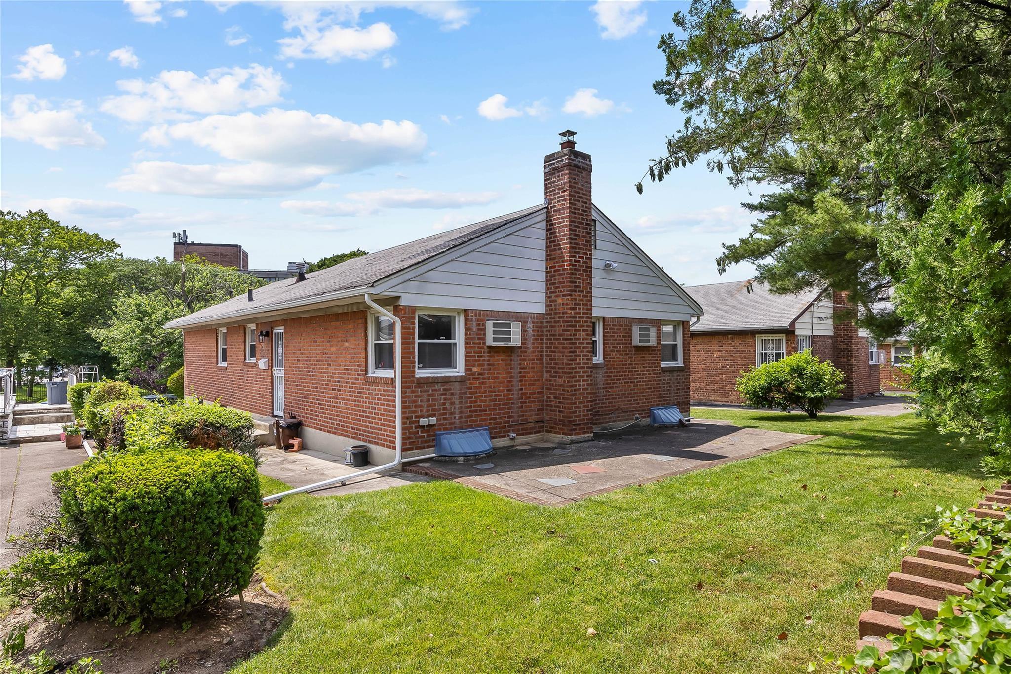 Single Family Cloverdale  Queens, NY 11364, MLS-881060-28