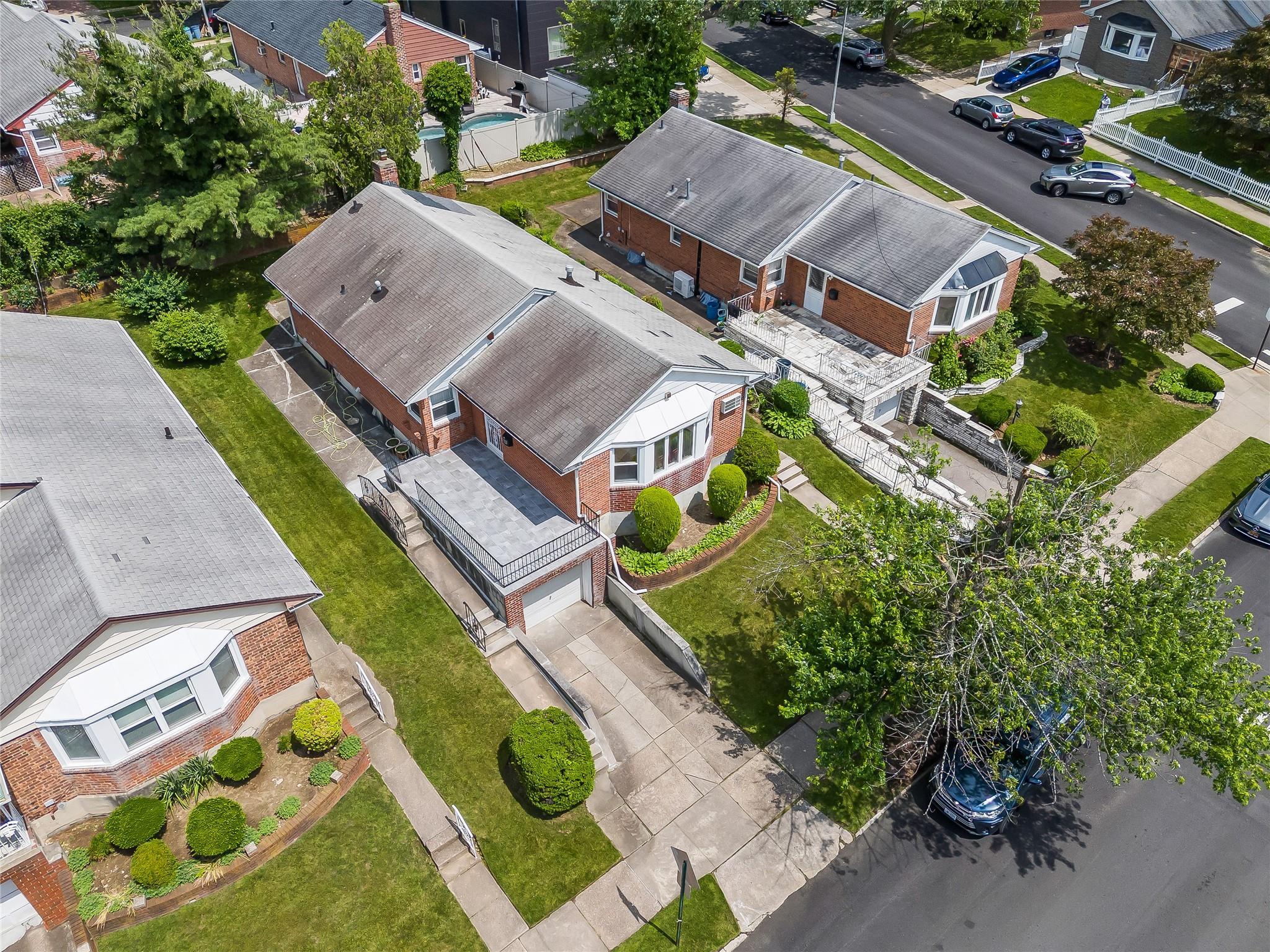 Single Family Cloverdale  Queens, NY 11364, MLS-881060-31