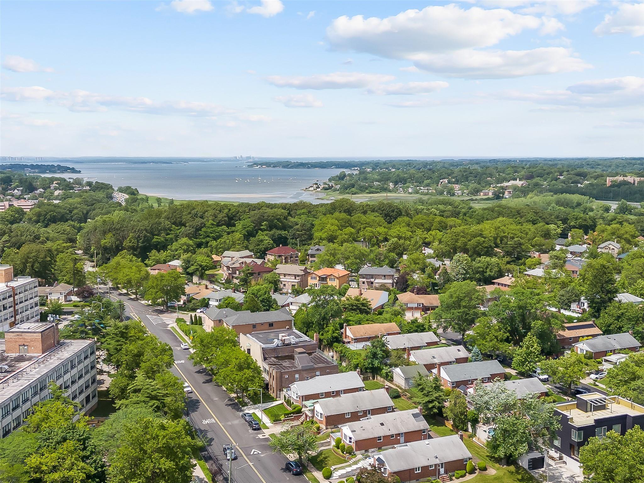 Single Family Cloverdale  Queens, NY 11364, MLS-881060-33