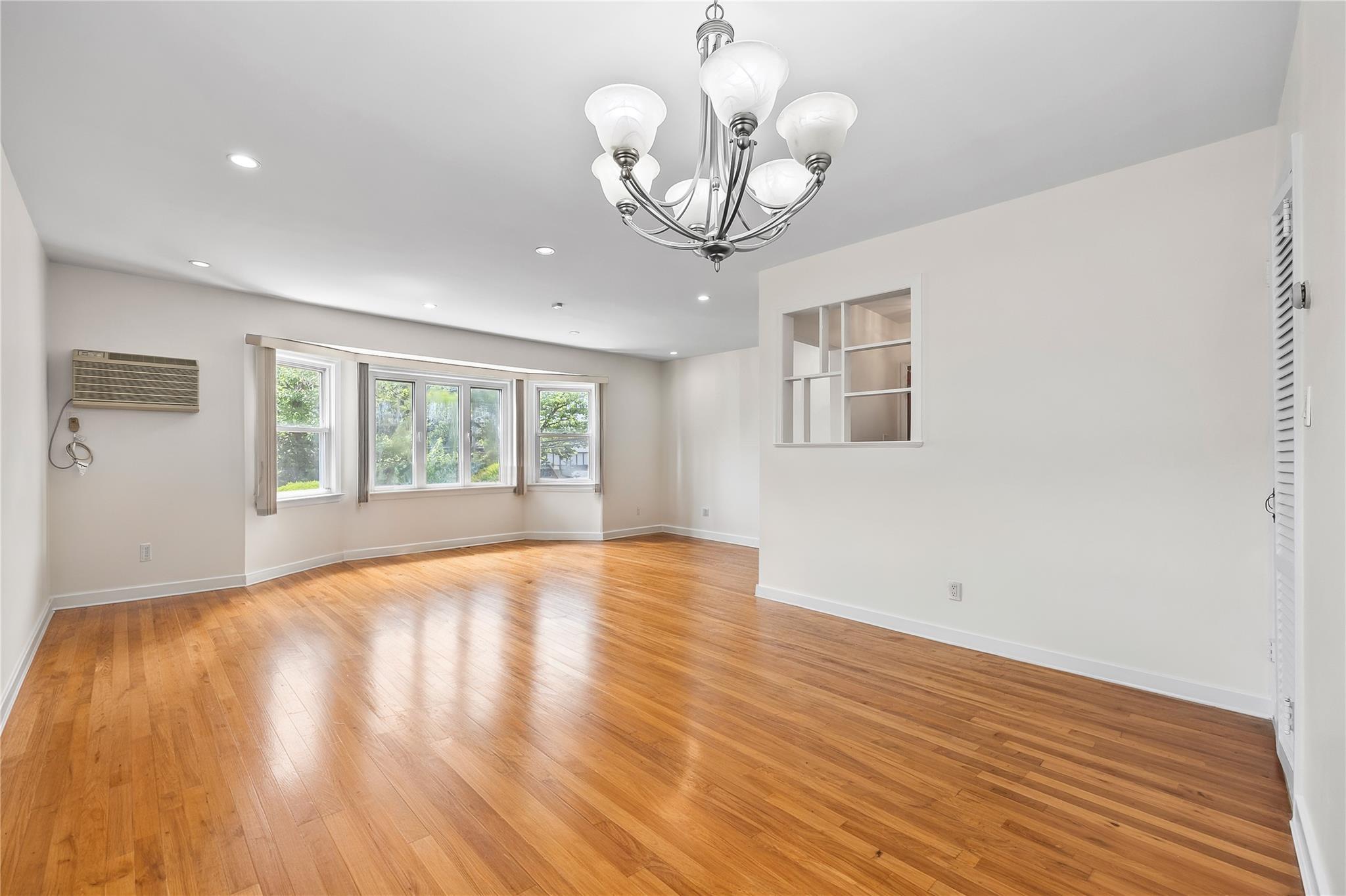 Single Family Cloverdale  Queens, NY 11364, MLS-881060-6