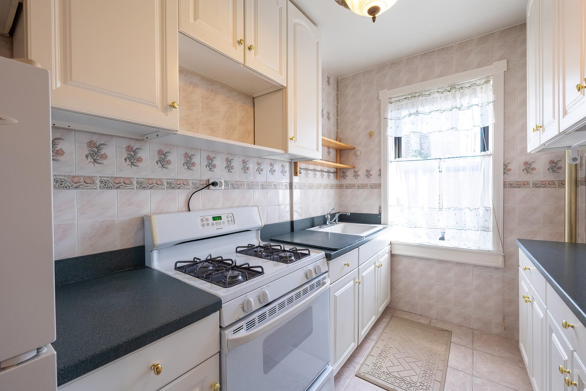 Coop Seaman  Manhattan, NY 10034, MLS-881061-10