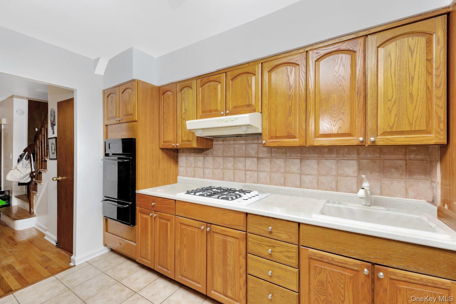 Single Family 73rd Queens, NY 11379, MLS-881067-9