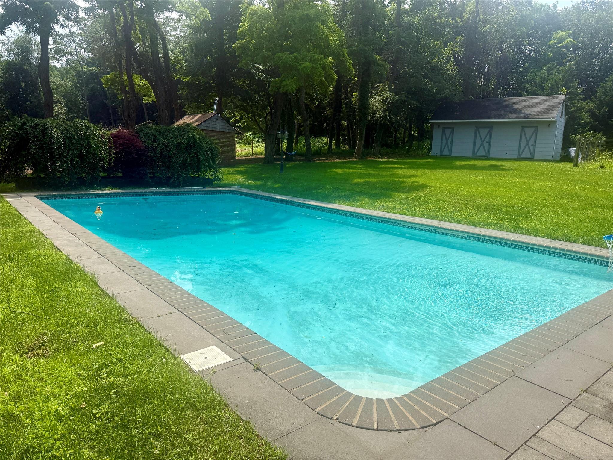 Single Family Hillcrest  Nassau County, NY 11771, MLS-881075-2