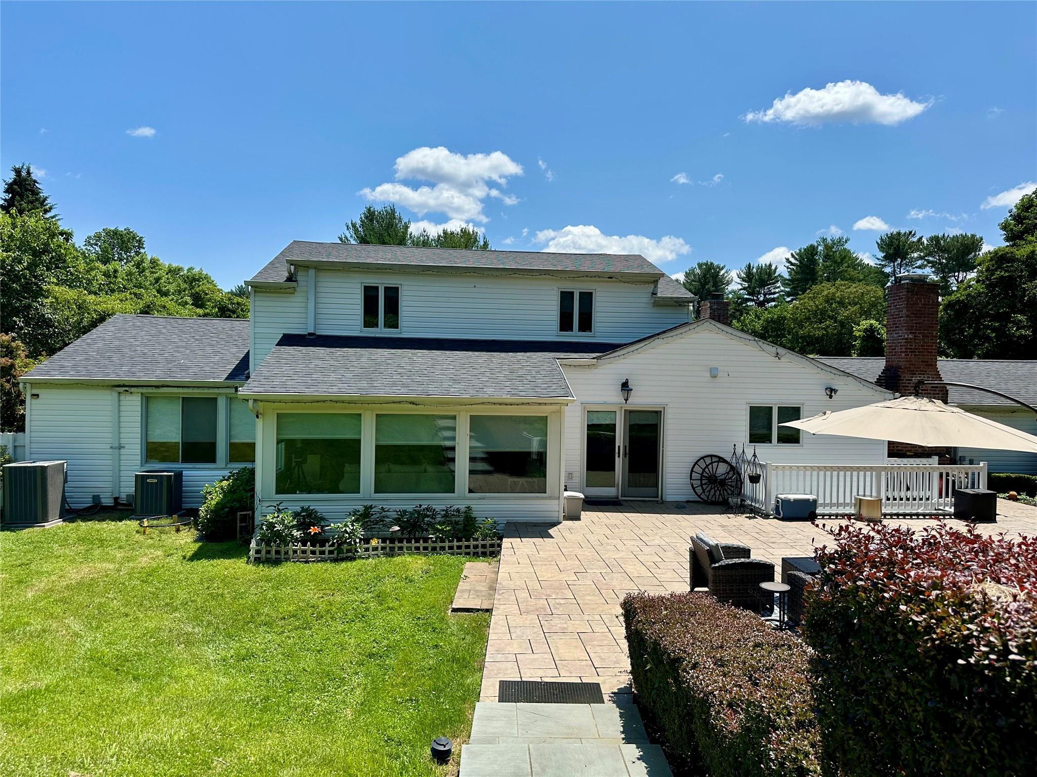Single Family Hillcrest  Nassau County, NY 11771, MLS-881075-36