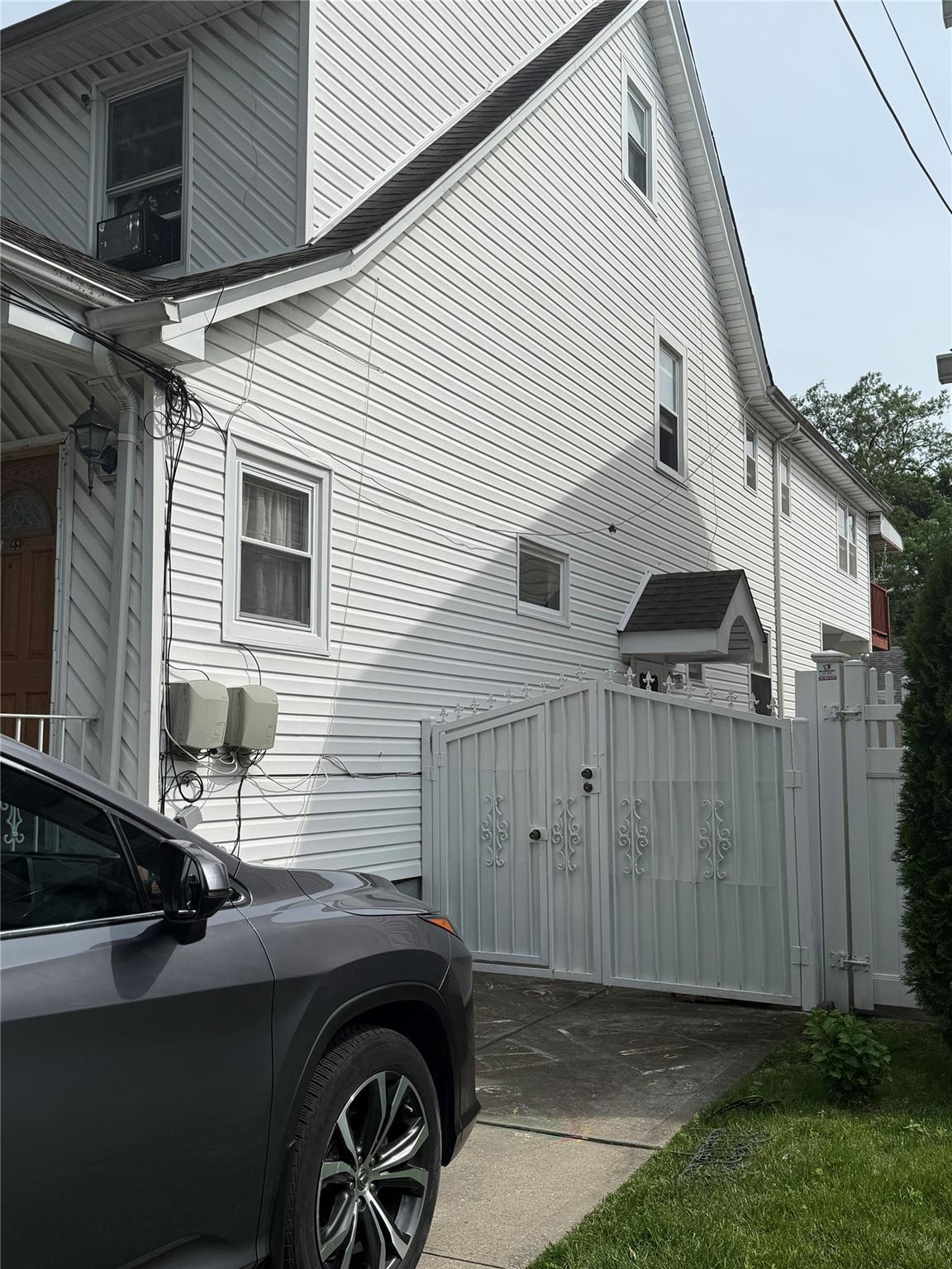 Single Family 87 Avenue  Queens, NY 11427, MLS-881079-3