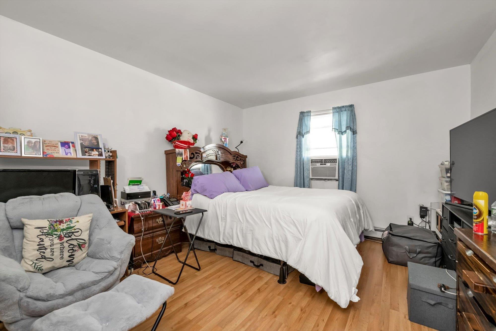 Single Family Spa  Queens, NY 11435, MLS-881097-10