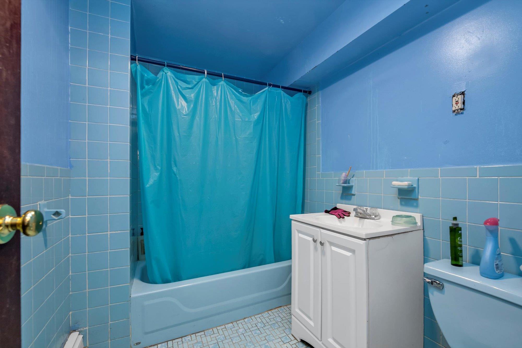 Single Family Spa  Queens, NY 11435, MLS-881097-19