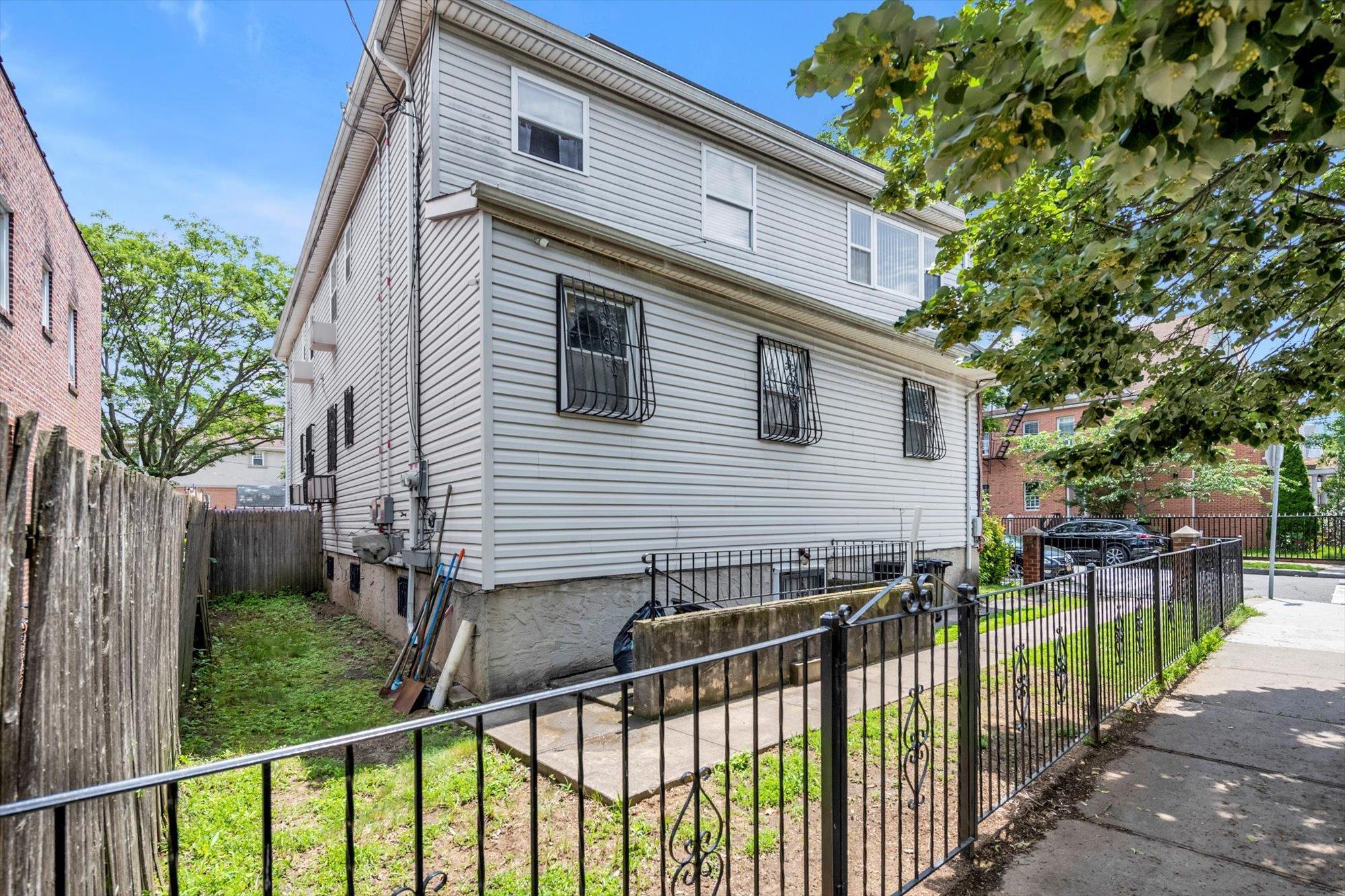Single Family Spa  Queens, NY 11435, MLS-881097-2