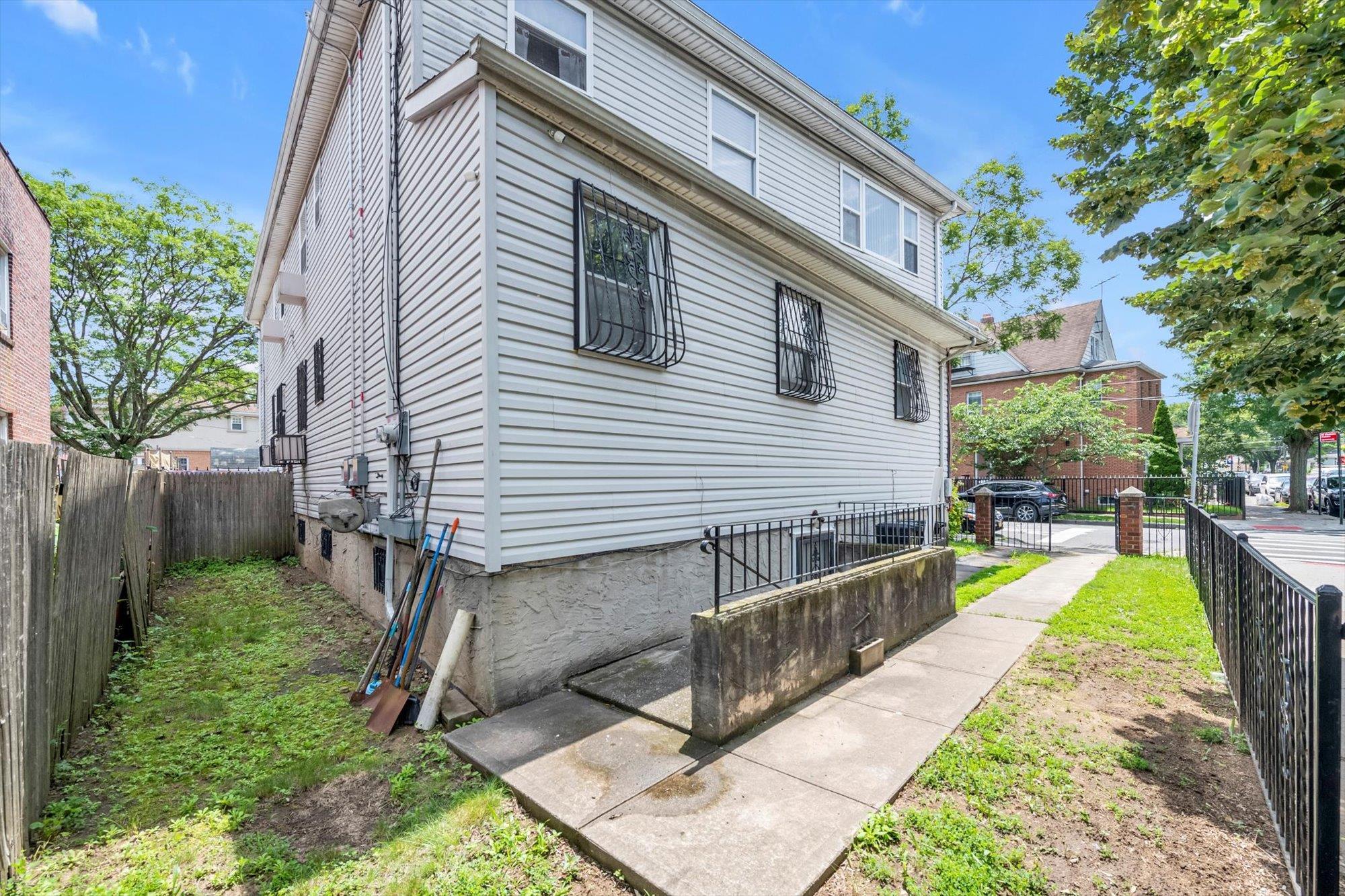Single Family Spa  Queens, NY 11435, MLS-881097-24