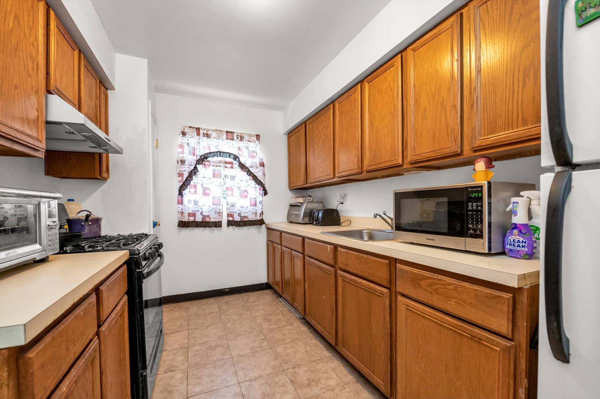 Single Family Spa  Queens, NY 11435, MLS-881097-3