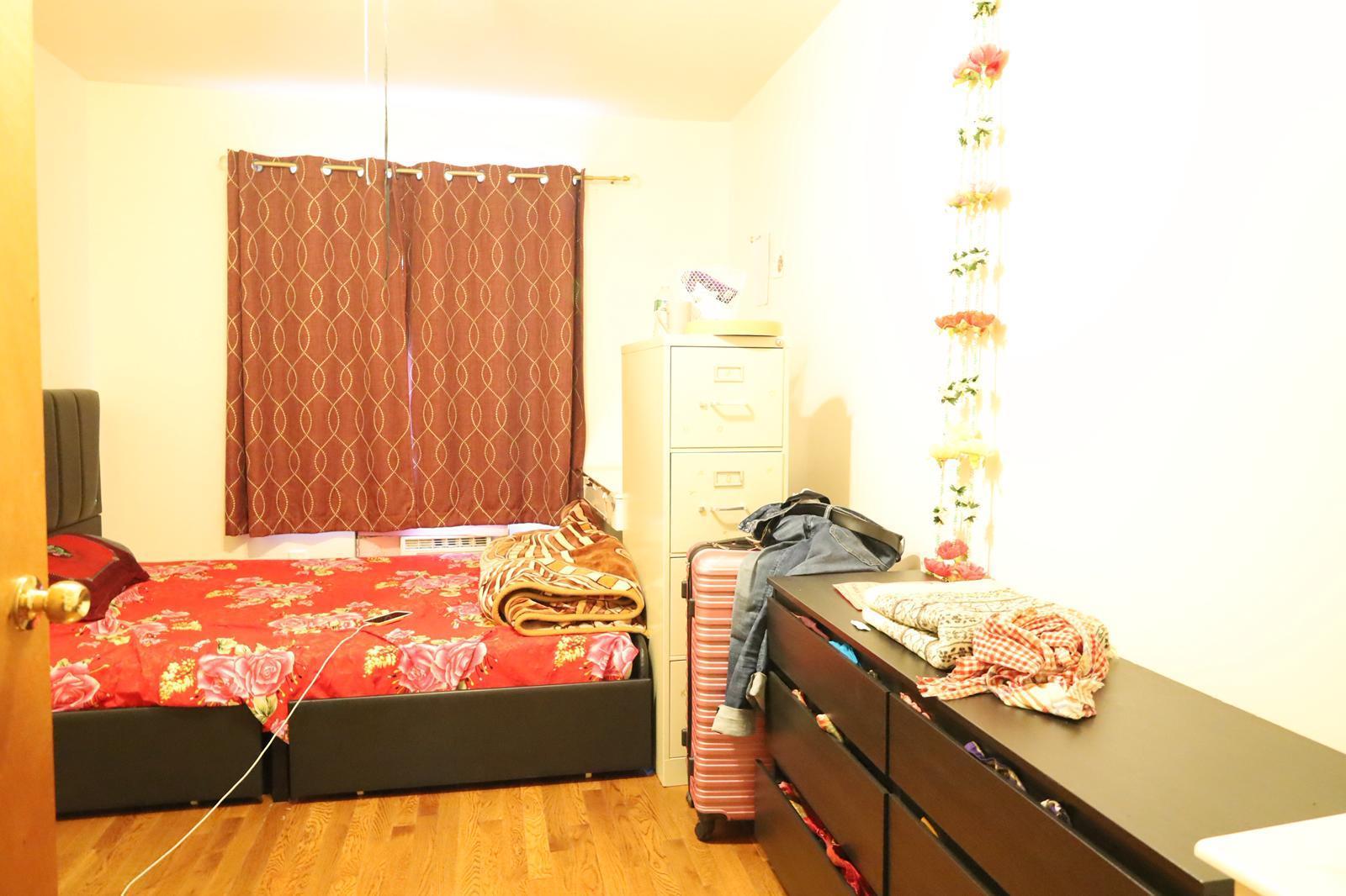 Single Family Glenmore Avenue  Brooklyn, NY 11207, MLS-881151-6