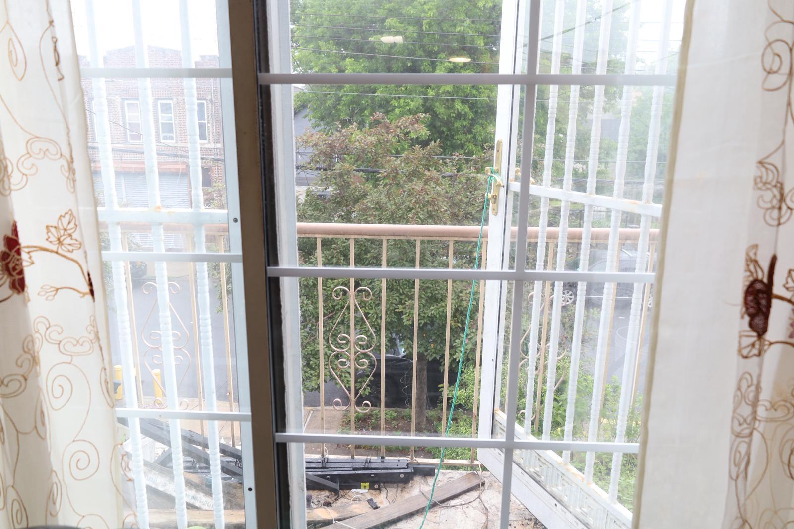 Single Family Glenmore Avenue  Brooklyn, NY 11207, MLS-881151-7