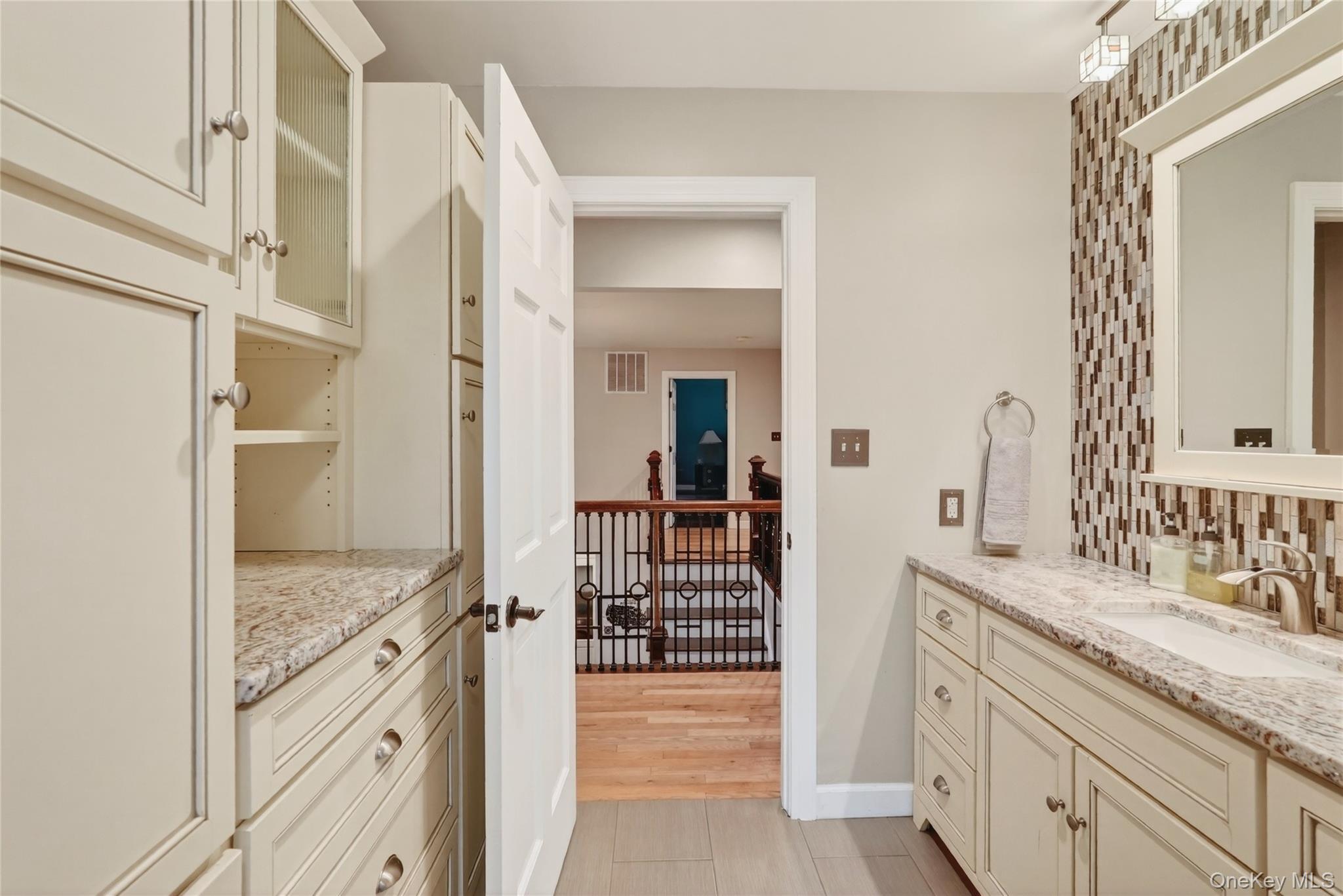 Single Family Heritage  Ulster County, NY 12401, MLS-881159-32