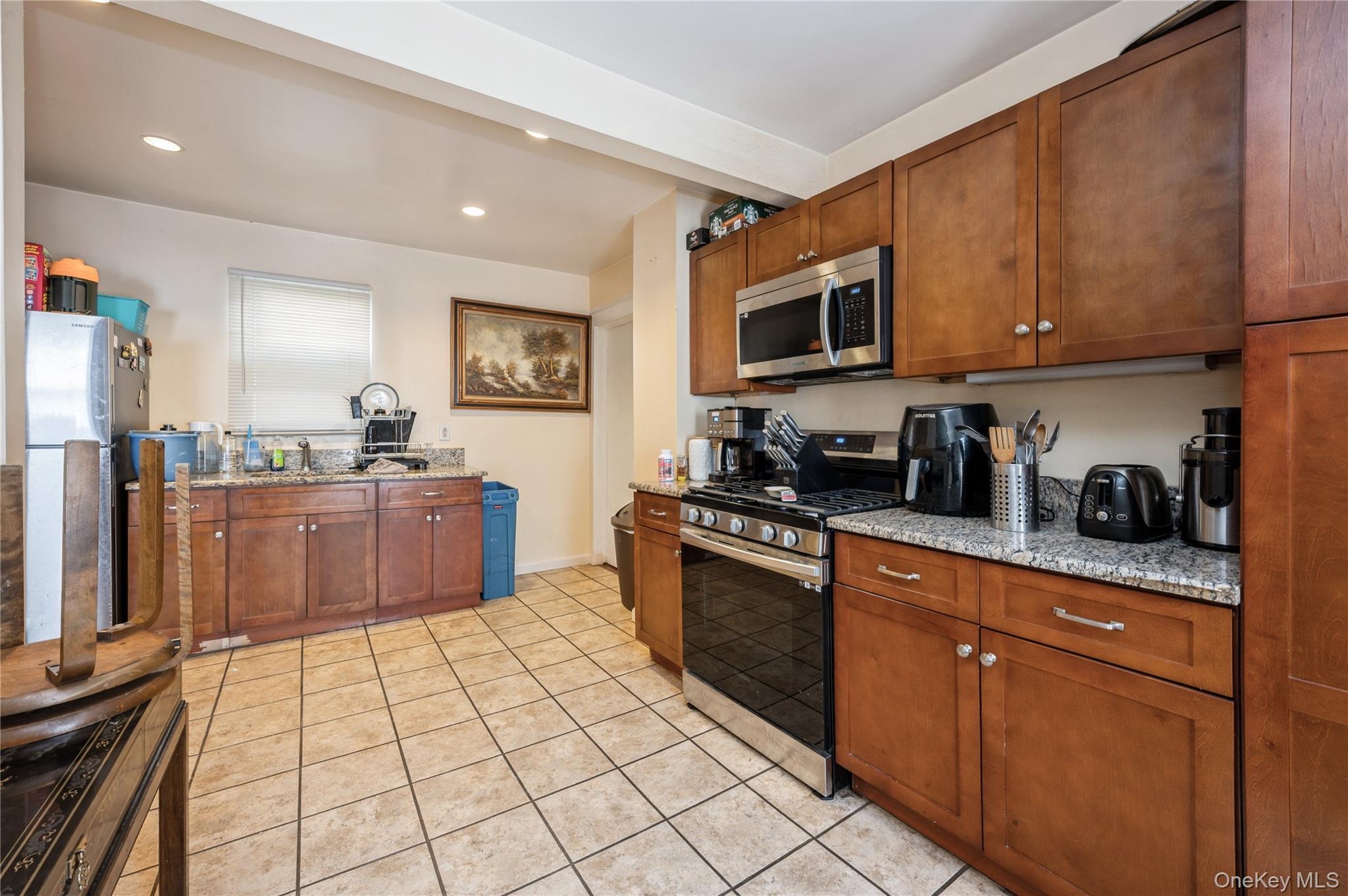 Single Family Edgewood Westchester County, NY 10704, MLS-881177-15