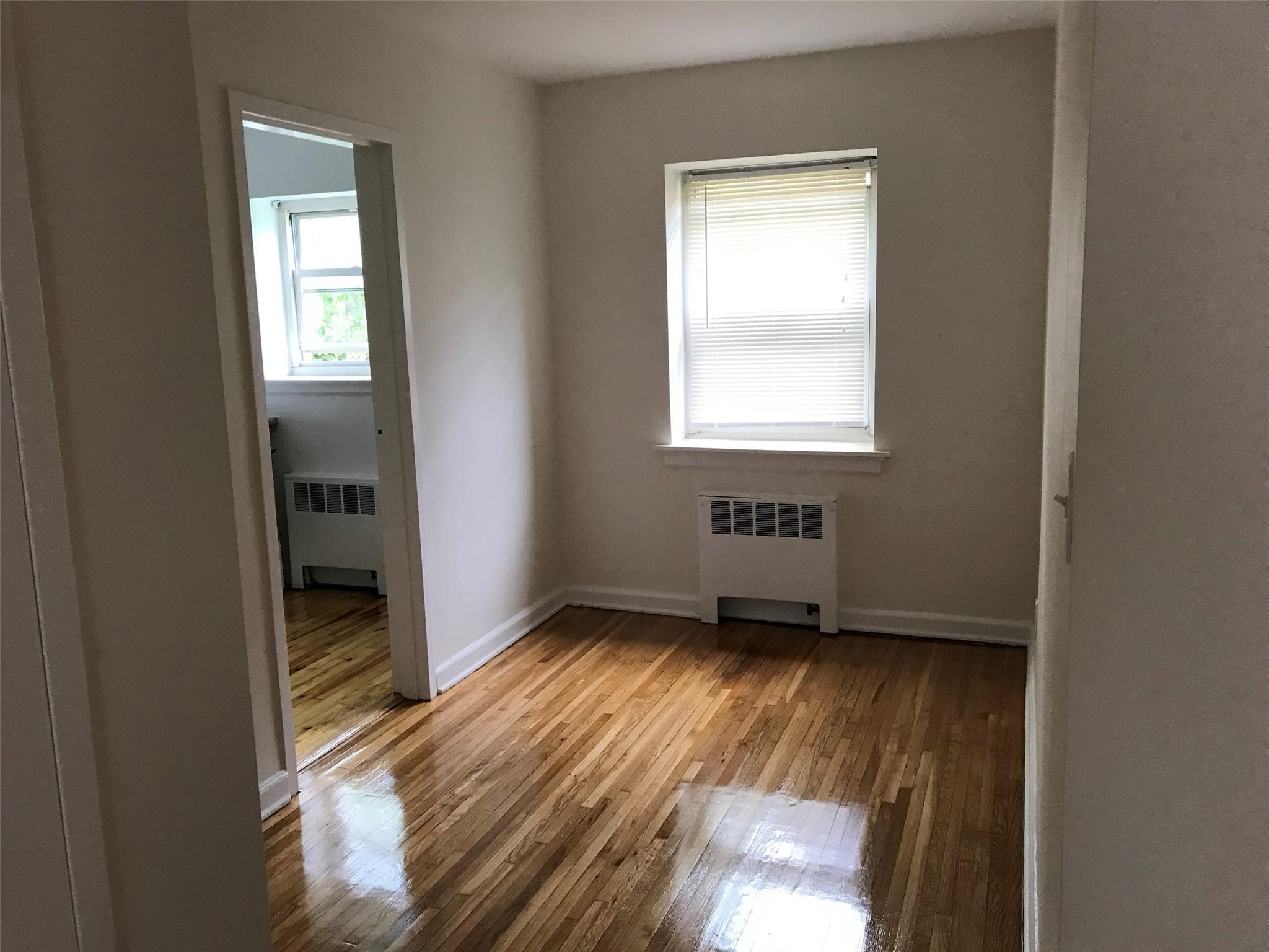 Coop Middle Neck  Nassau County, NY 11021, MLS-881296-4