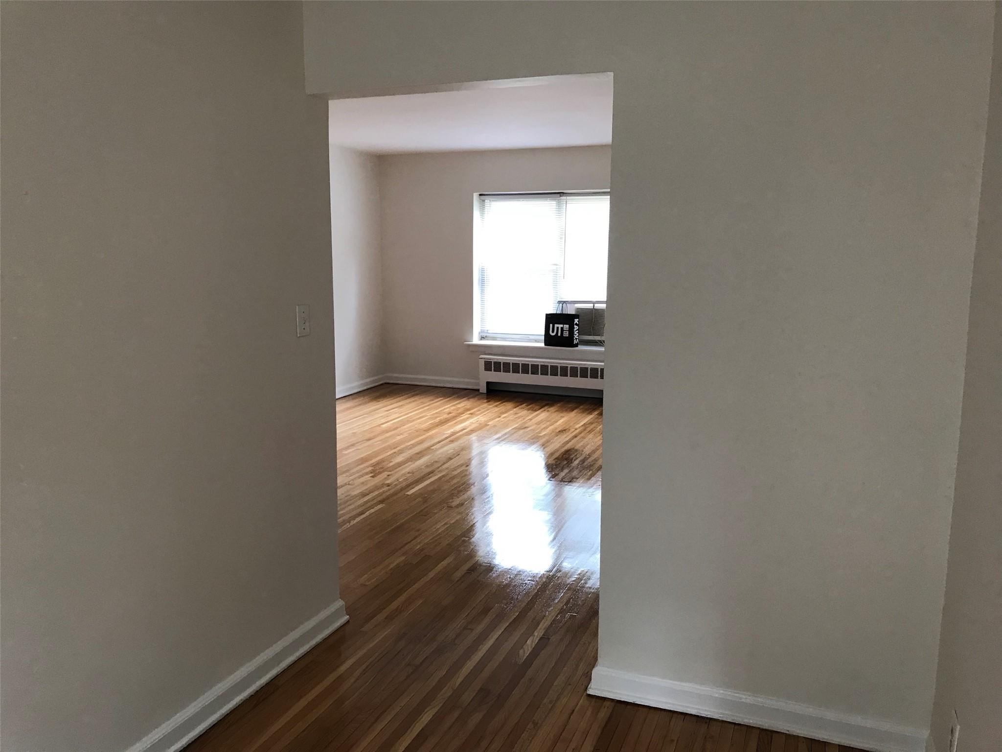 Coop Middle Neck  Nassau County, NY 11021, MLS-881296-5