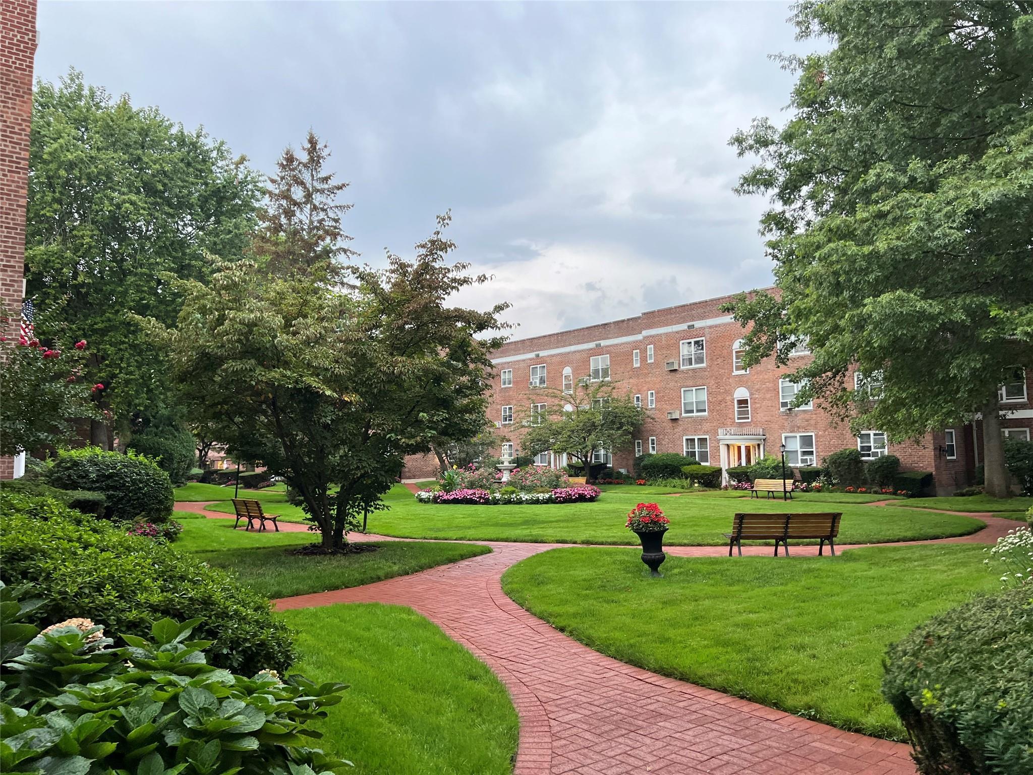 Coop Middle Neck  Nassau County, NY 11021, MLS-881296-7