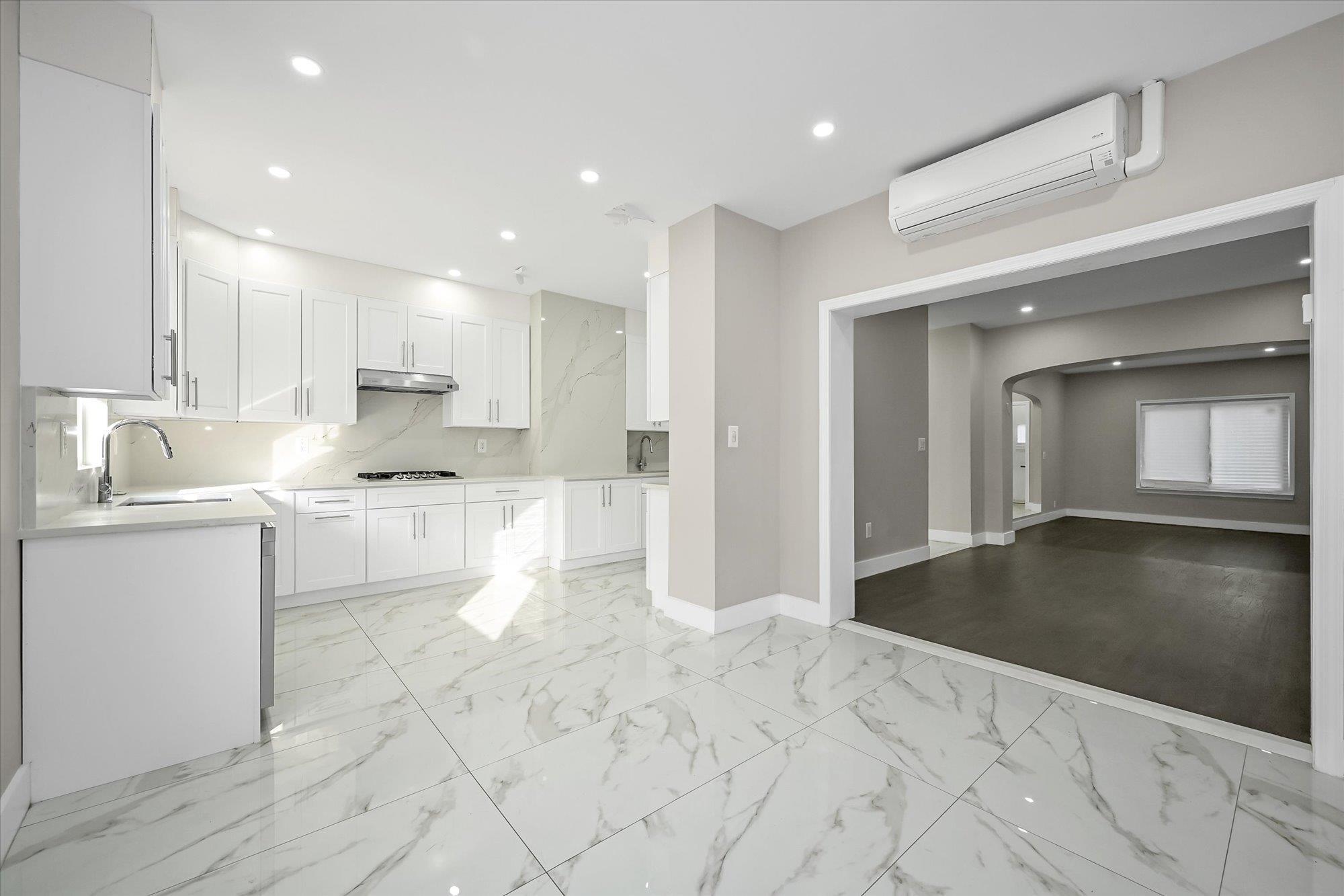 Single Family 72nd  Queens, NY 11367, MLS-881298-2