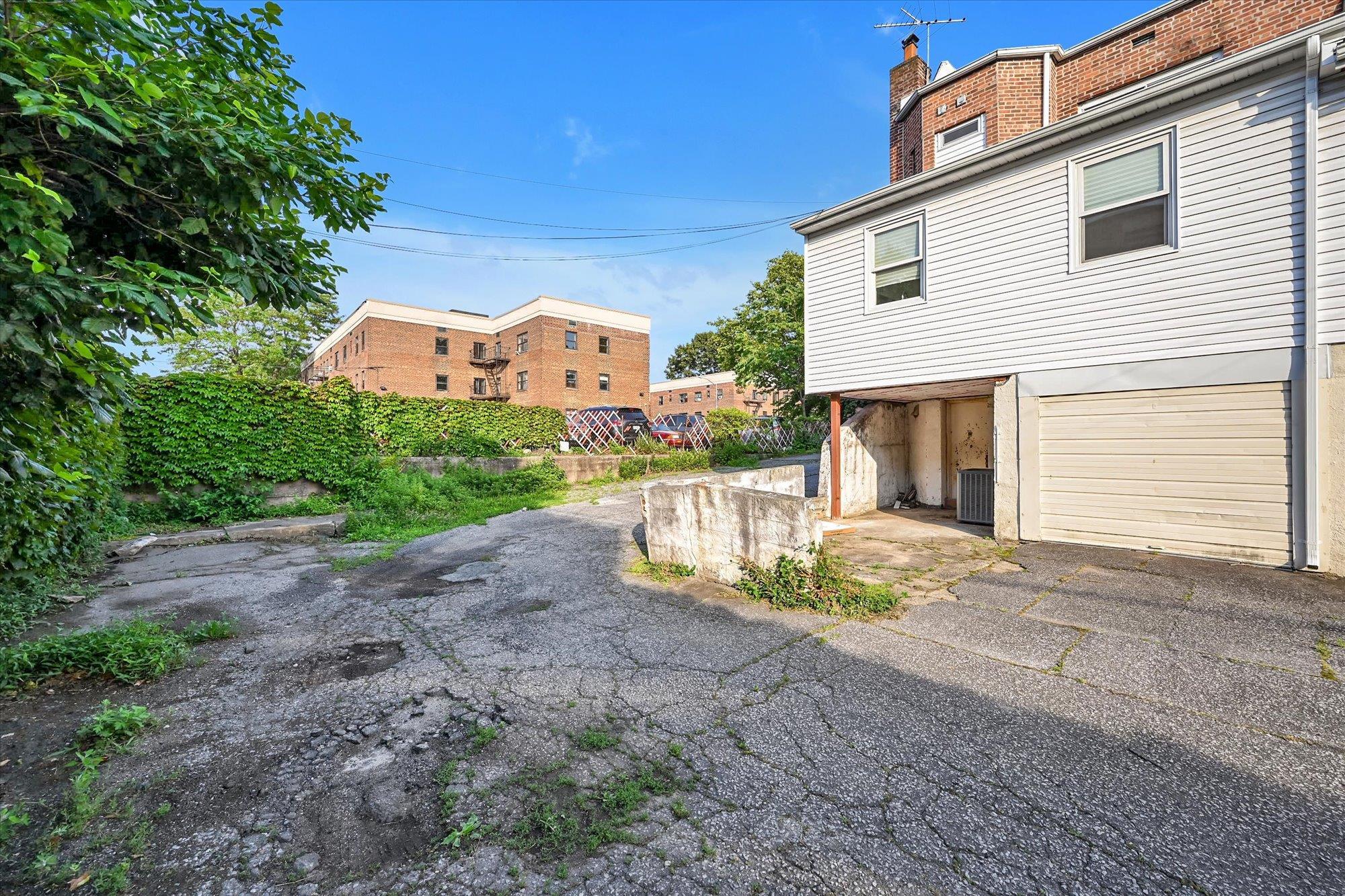 Single Family 72nd  Queens, NY 11367, MLS-881298-22