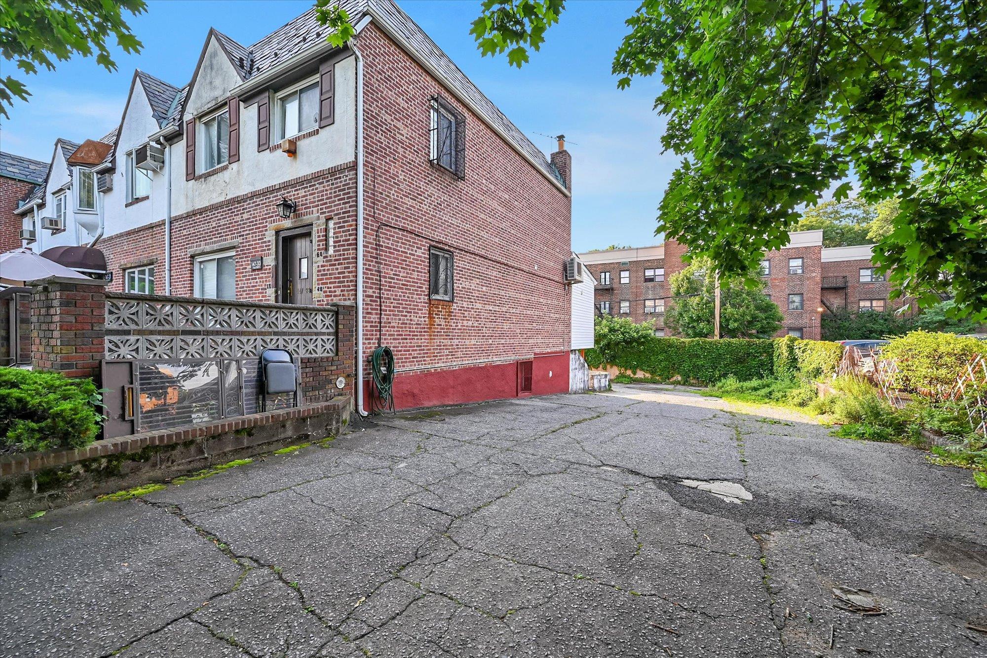 Single Family 72nd  Queens, NY 11367, MLS-881298-24