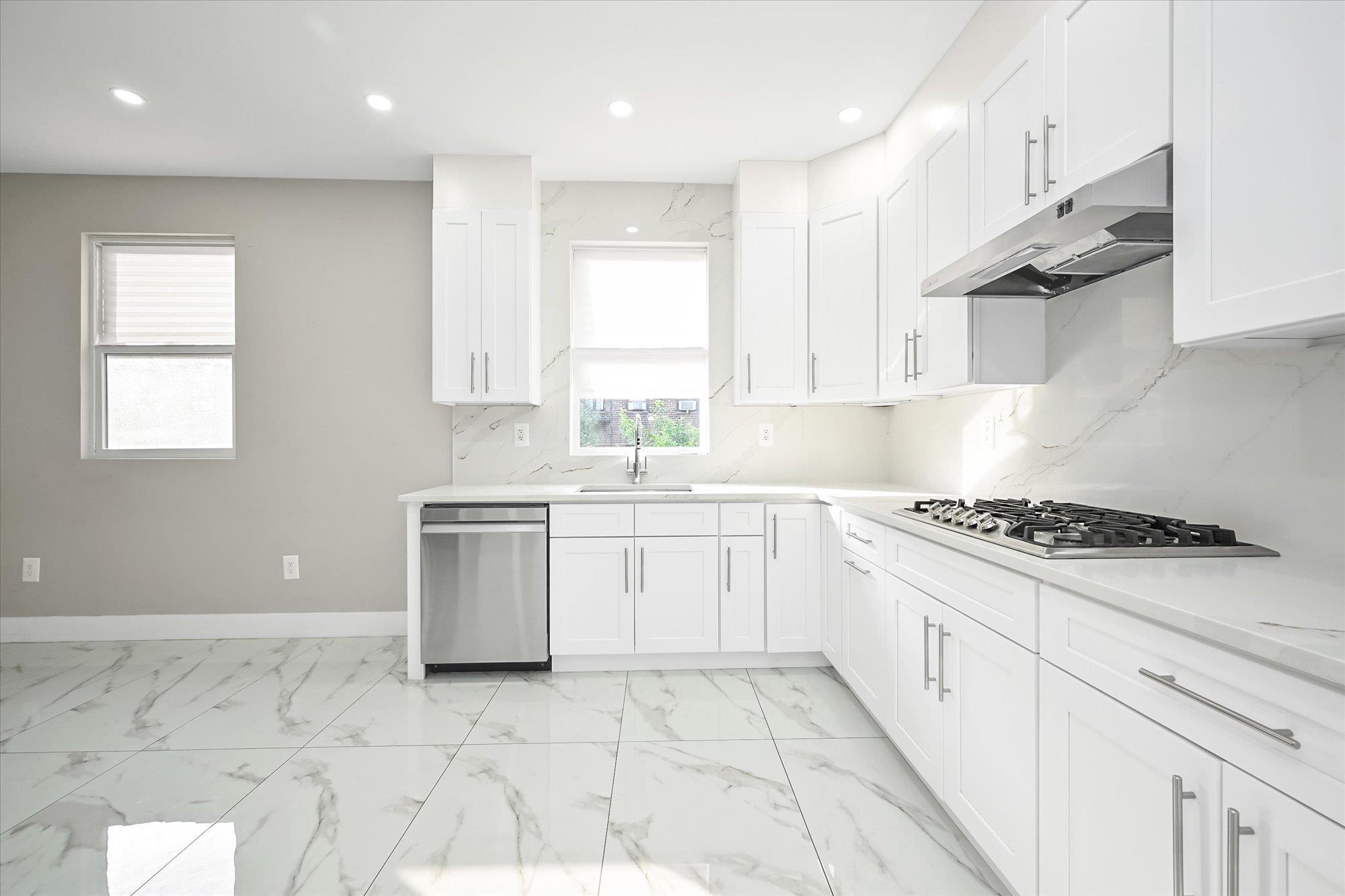 Single Family 72nd  Queens, NY 11367, MLS-881298-4