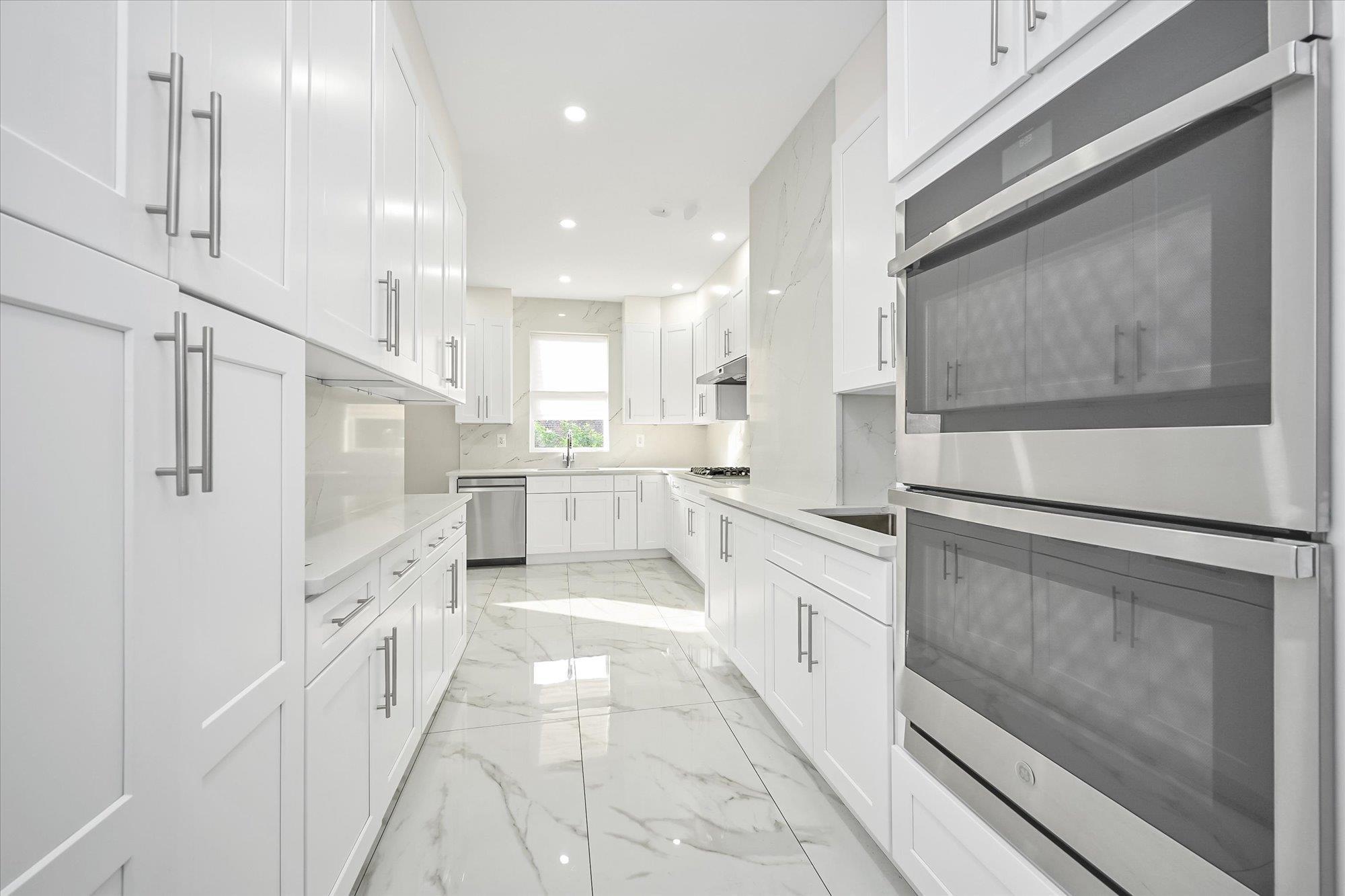 Single Family 72nd  Queens, NY 11367, MLS-881298-5