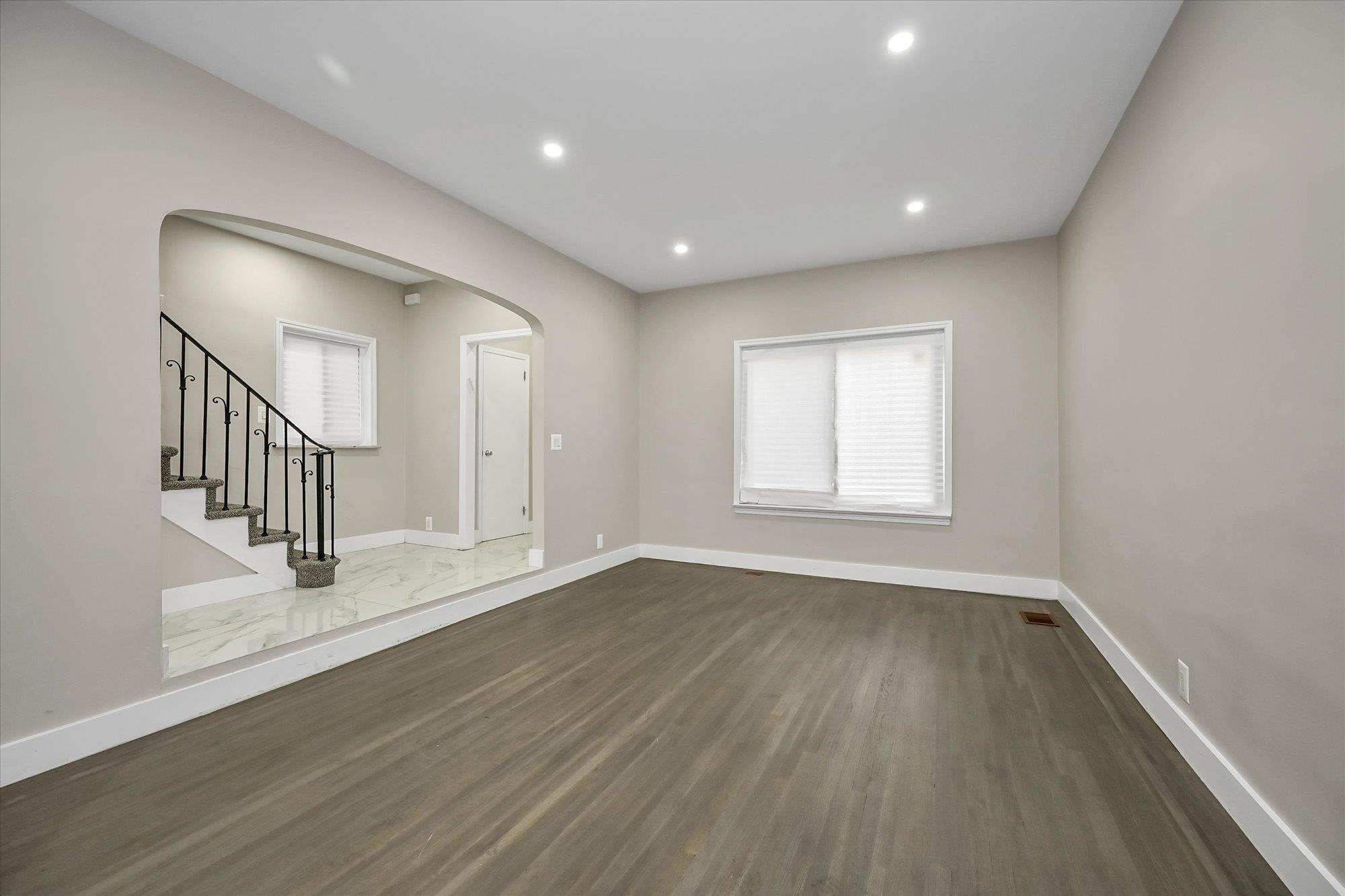 Single Family 72nd  Queens, NY 11367, MLS-881298-7
