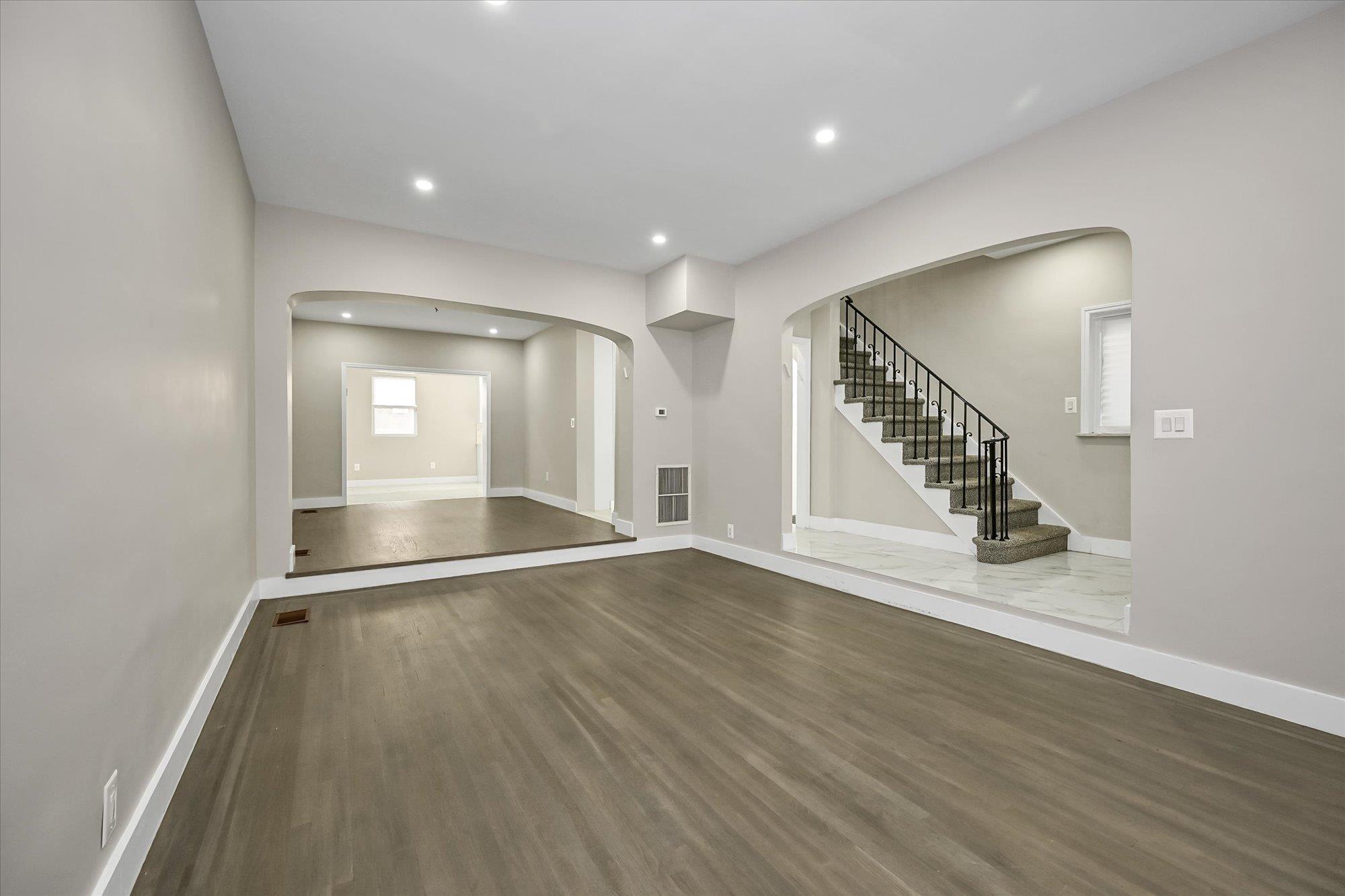 Single Family 72nd  Queens, NY 11367, MLS-881298-8