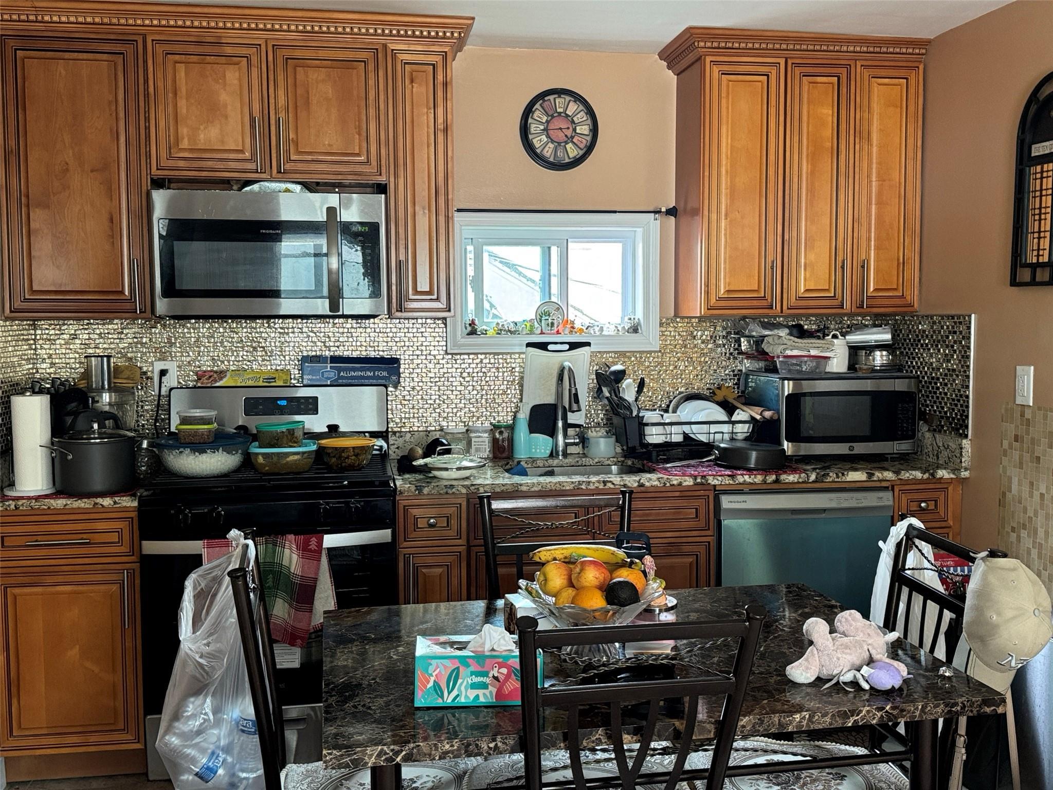 Single Family 184th  Queens, NY 11423, MLS-881321-6