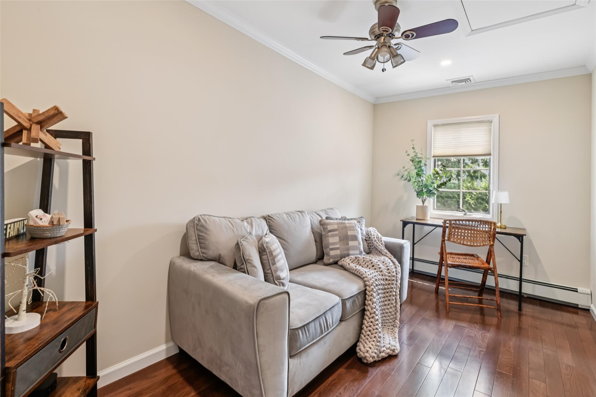 Single Family Newmarket  Nassau County, NY 11530, MLS-881330-25