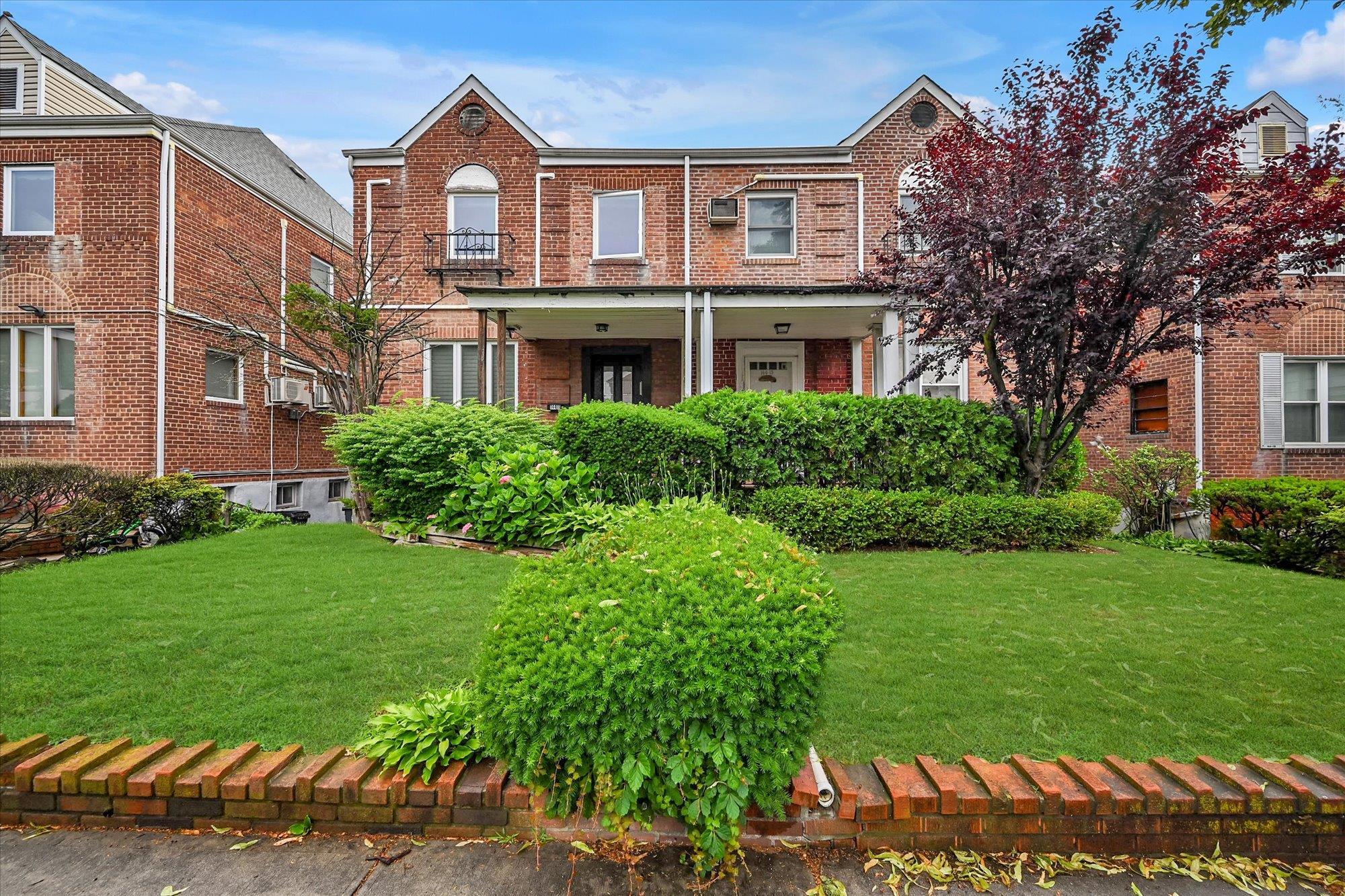Single Family 70th  Queens, NY 11367, MLS-881345-2