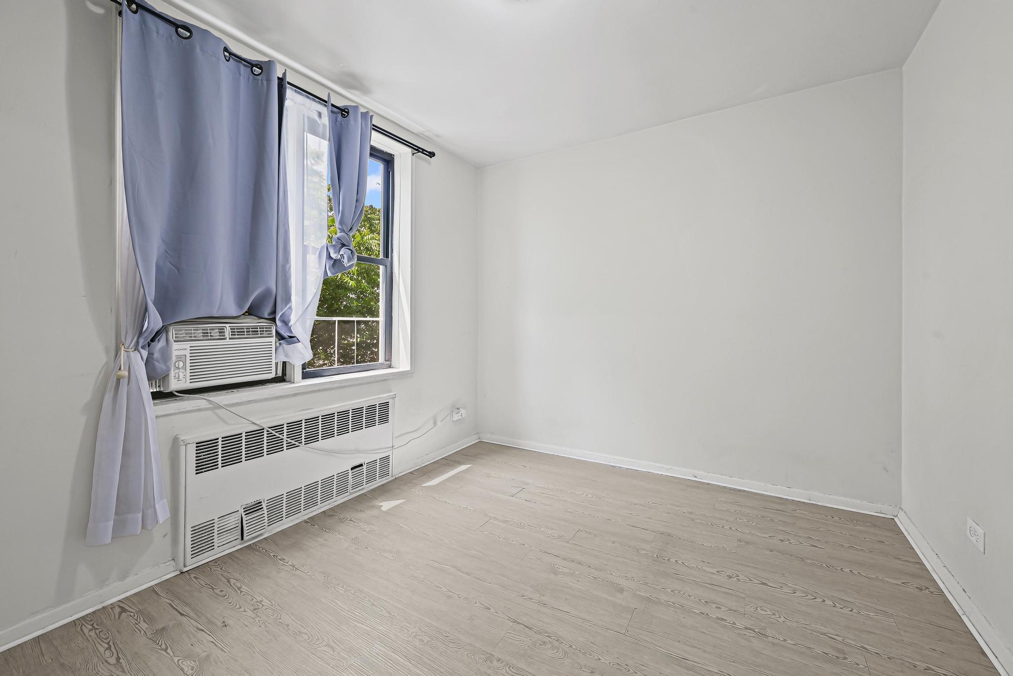 Coop Northern  Queens, NY 11354, MLS-881365-12