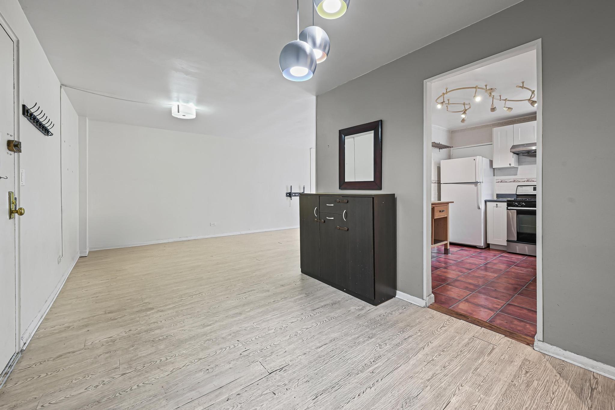 Coop Northern  Queens, NY 11354, MLS-881365-8