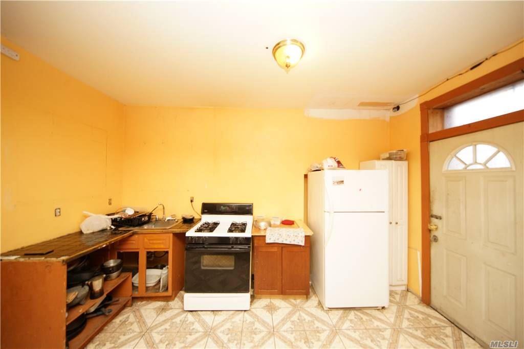 Single Family Charlotte  Queens, NY 11385, MLS-881374-10
