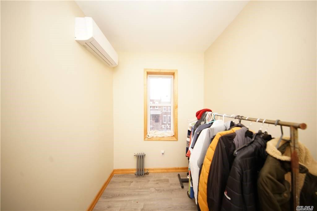 Single Family Charlotte  Queens, NY 11385, MLS-881374-8