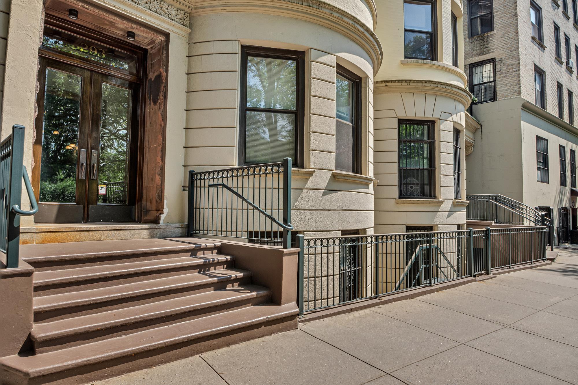 Coop Riverside  Manhattan, NY 10025, MLS-881418-13