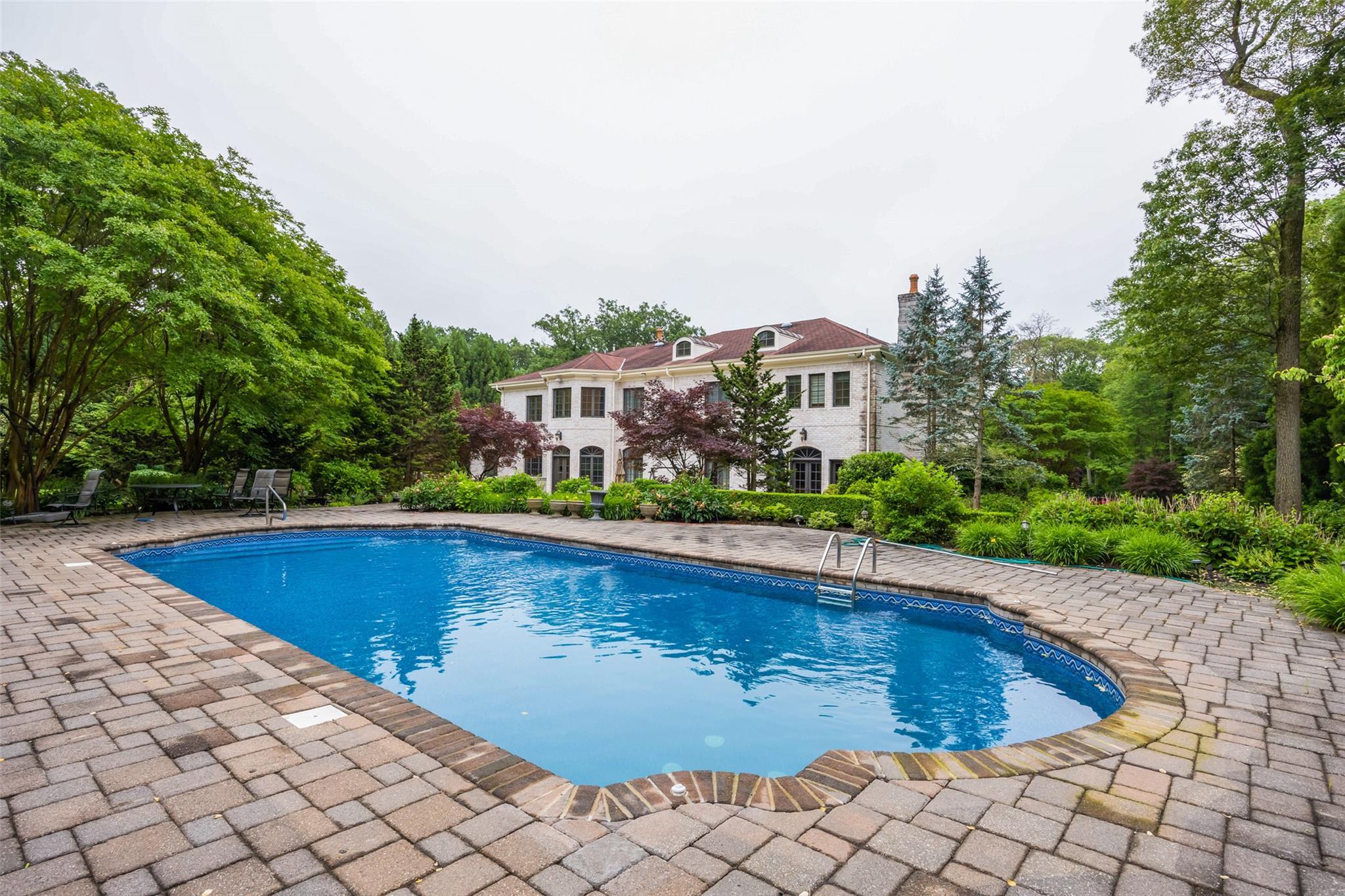 Single Family Black Rock  Nassau County, NY 11545, MLS-881422-46