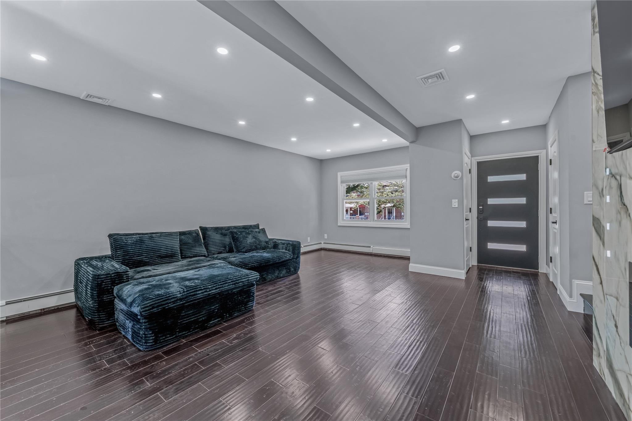 Single Family Essex  Brooklyn, NY 11208, MLS-881435-10