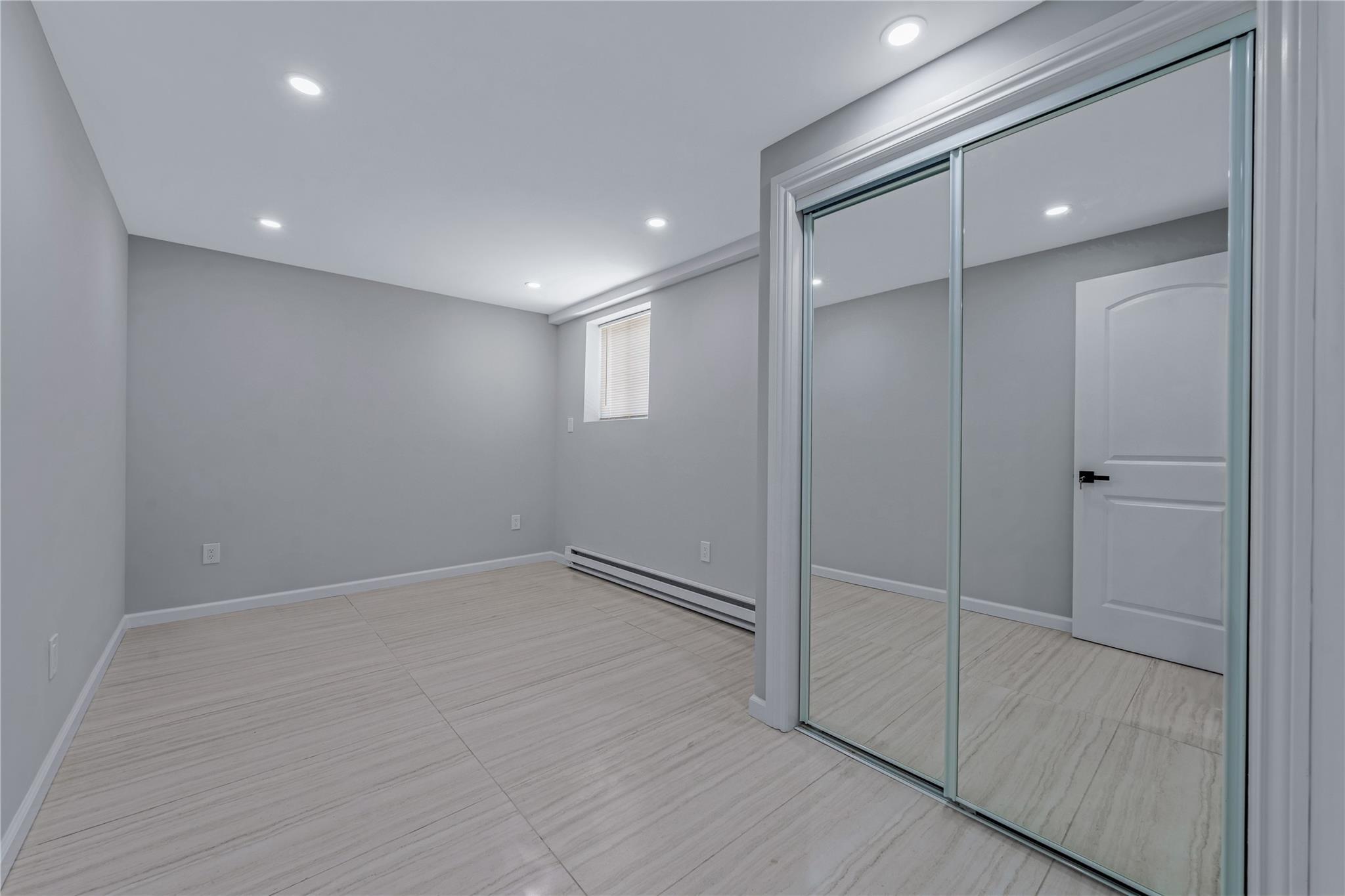 Single Family Essex  Brooklyn, NY 11208, MLS-881435-29