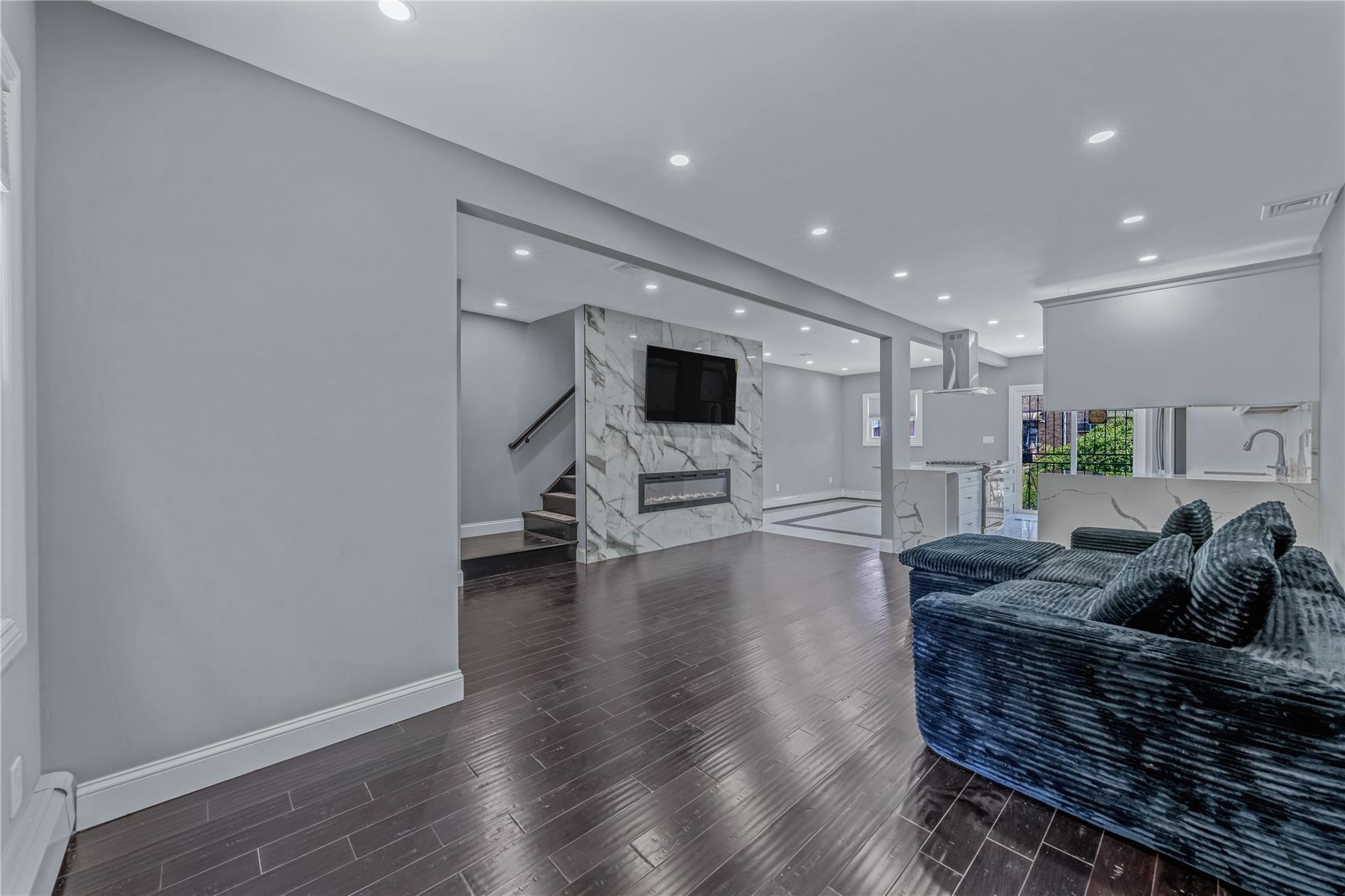 Single Family Essex  Brooklyn, NY 11208, MLS-881435-8